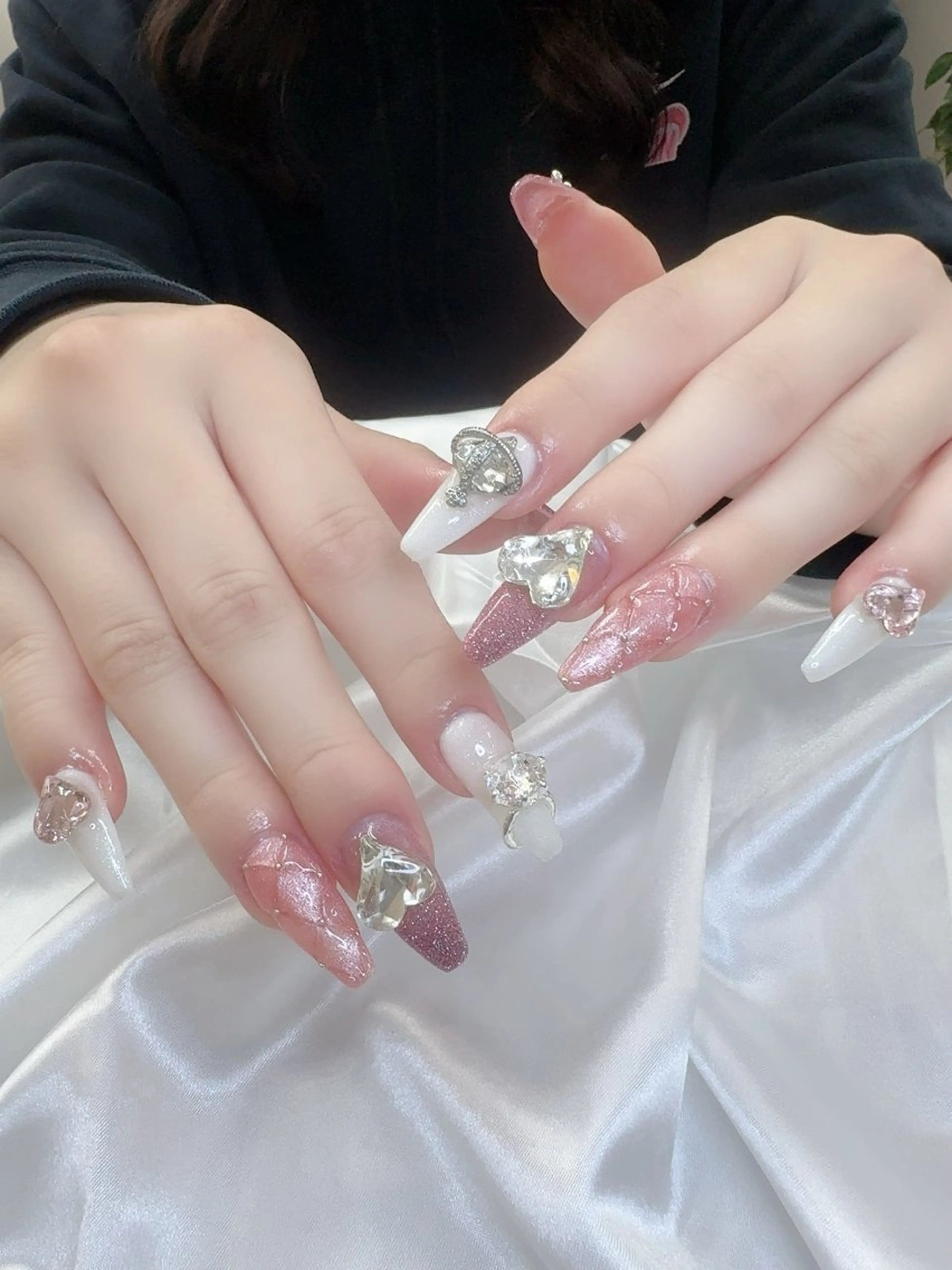ネイル フレンチネイル 韓国ネイル マグネットネイル ニュアンスネイル オフィスネイル ハンドネイル Mlan Nailのネイルデザイン
