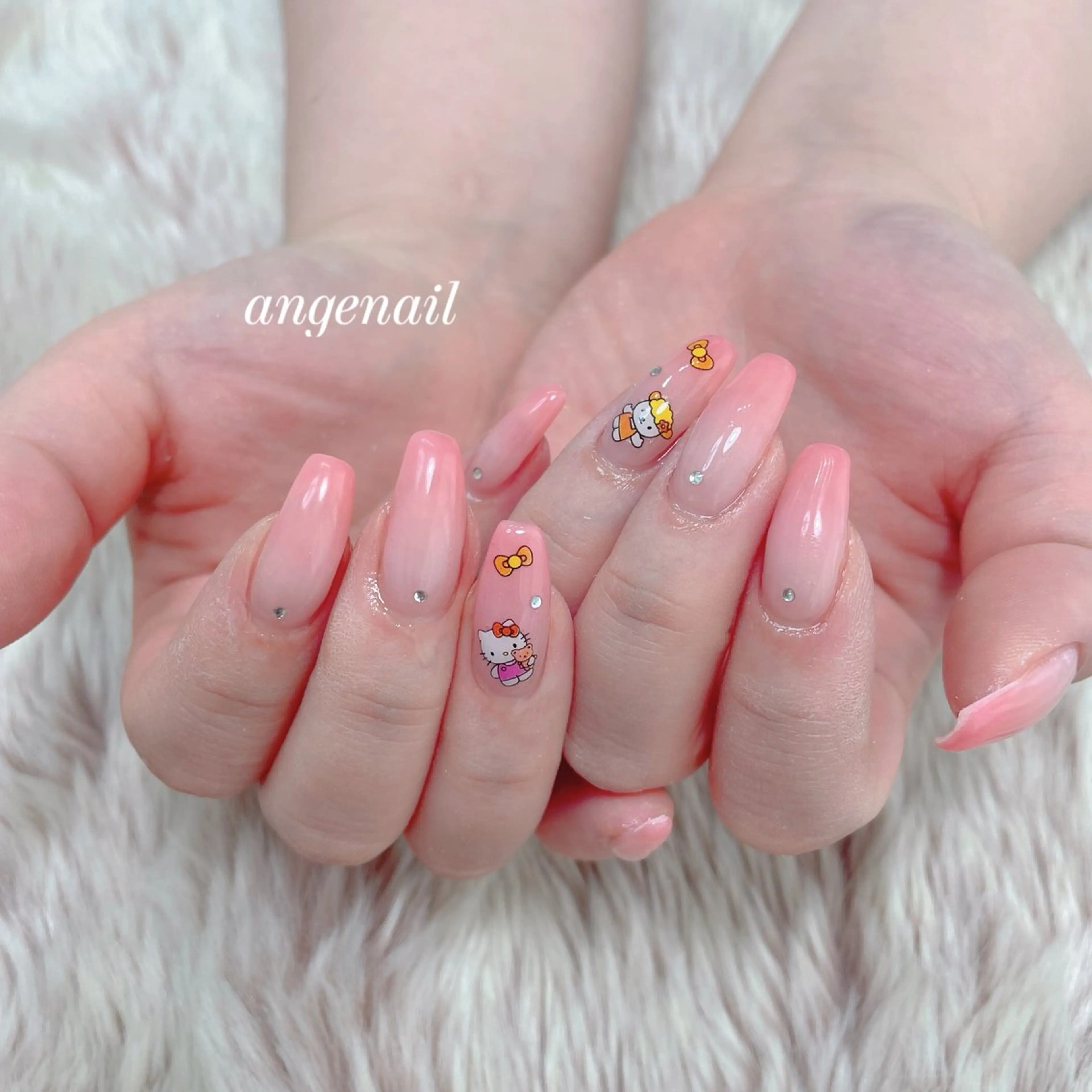 ネイル 持ち込み ハンドネイル オーナーネイリスト MAKIのネイルデザイン