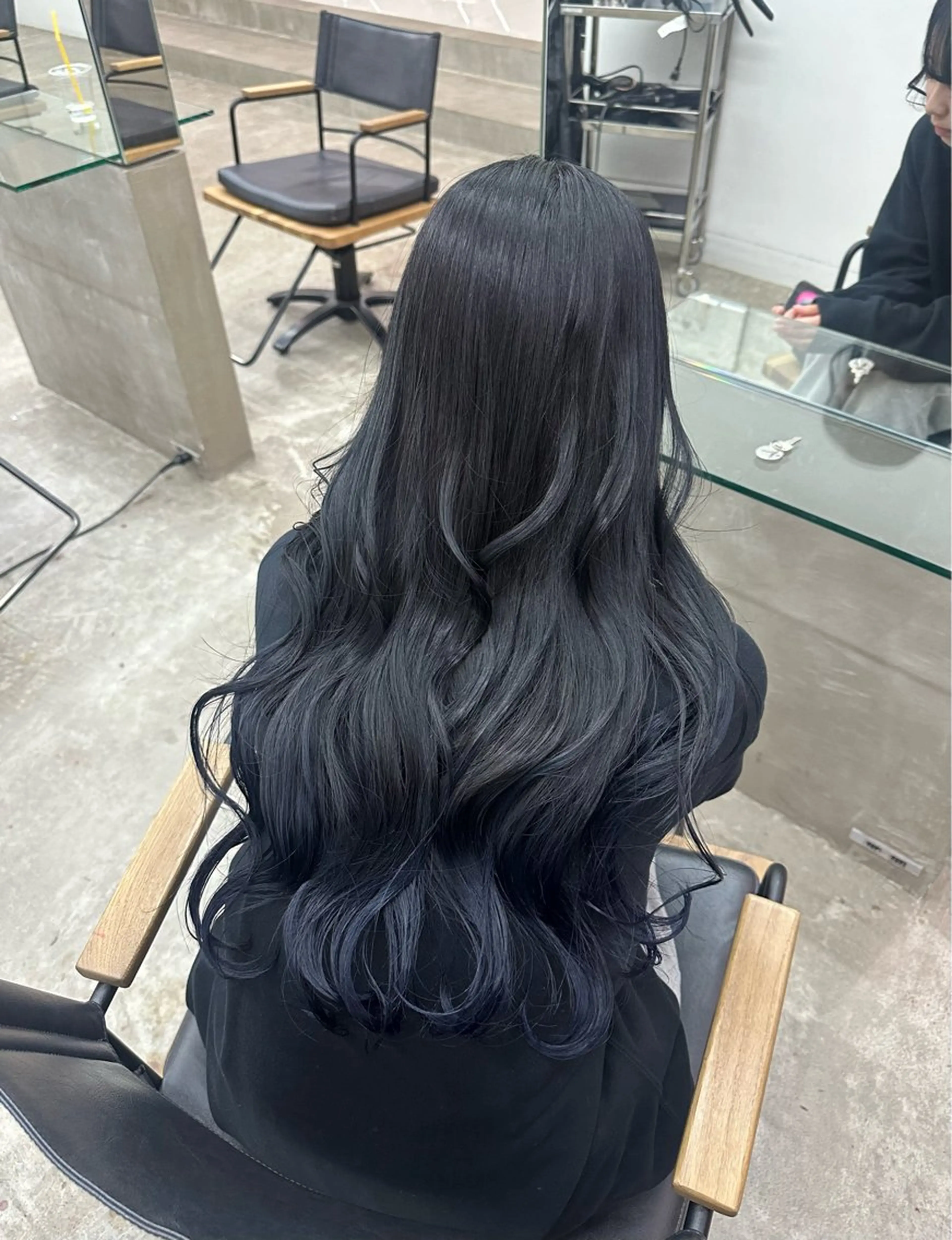 ロング カラー ブルーカラー デザインカラー YOSHINO AIKOのヘアスタイル