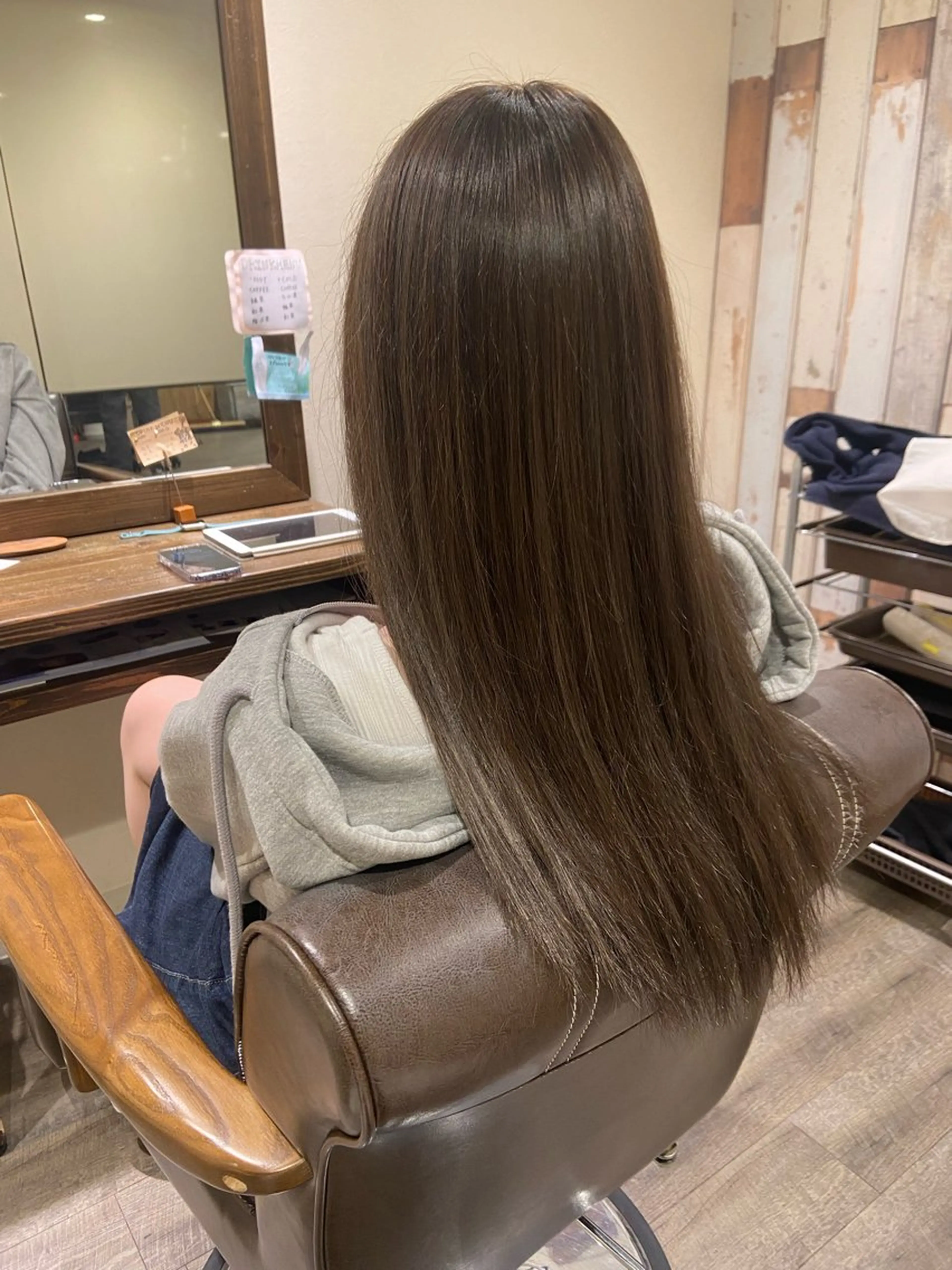 ロング カラー 脇坂 歩夢のヘアスタイル