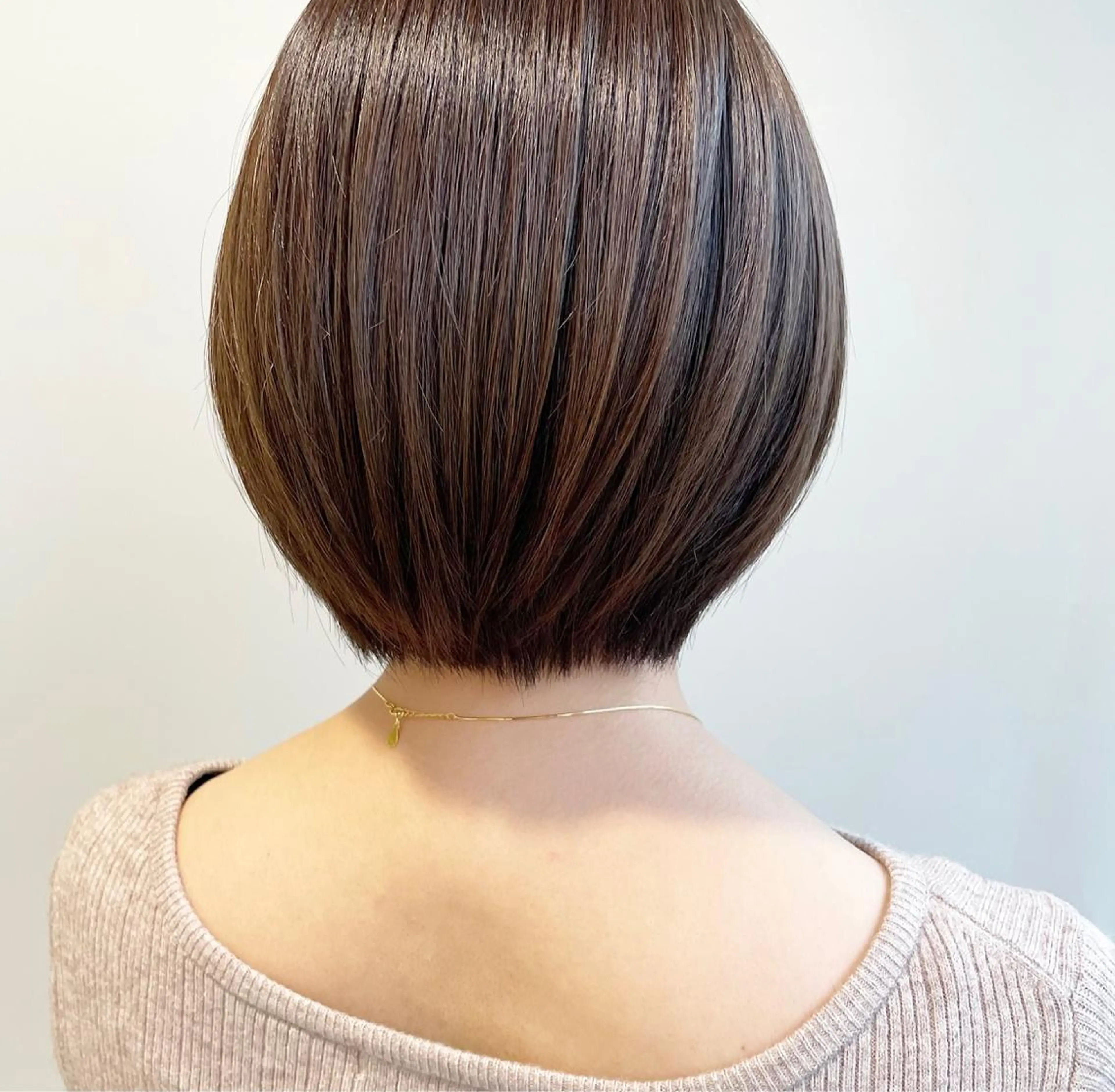 ショート カラー 山口 莉奈のヘアスタイル