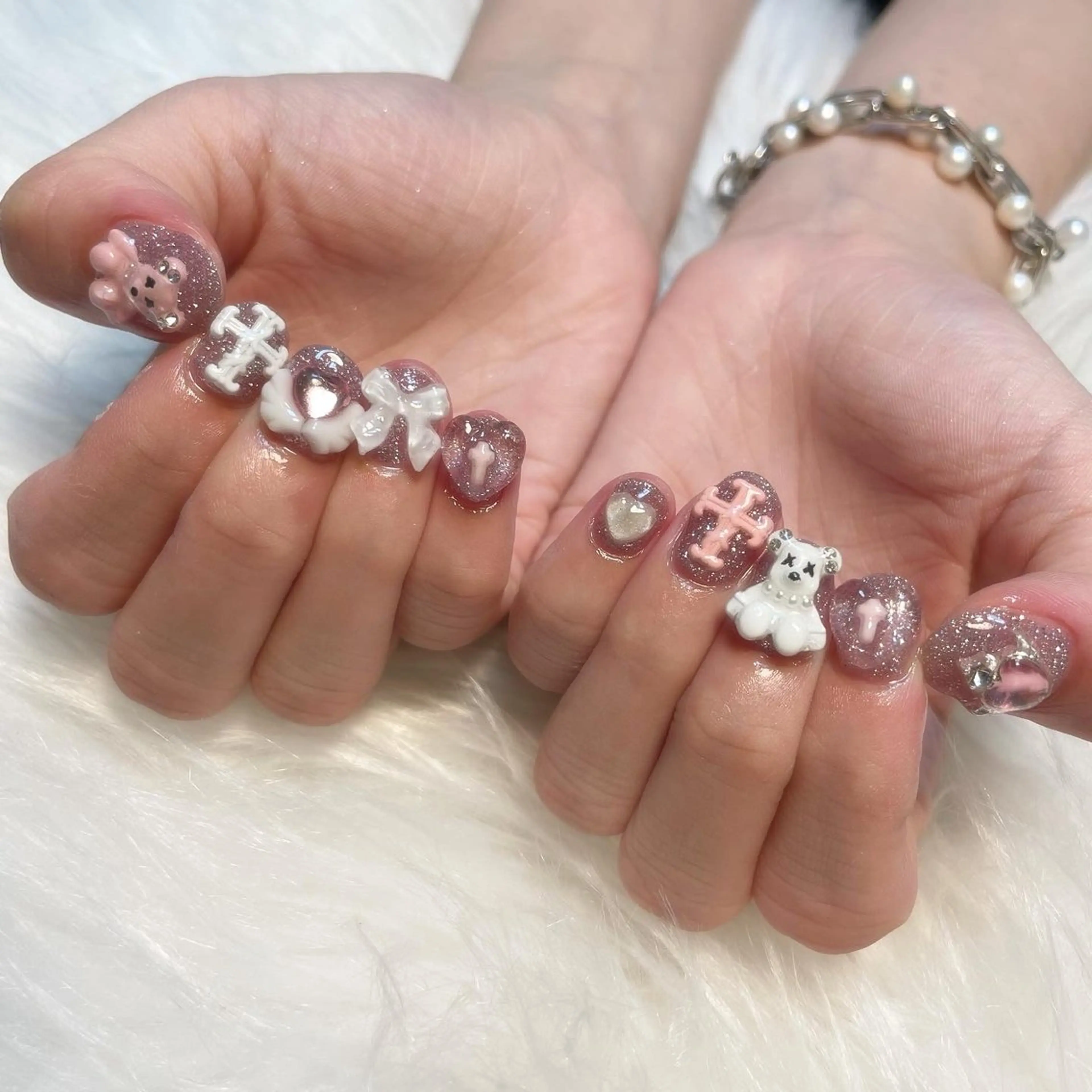 ネイル ハンドネイル ゴテゴテ💙ワンホン リオナのネイルデザイン