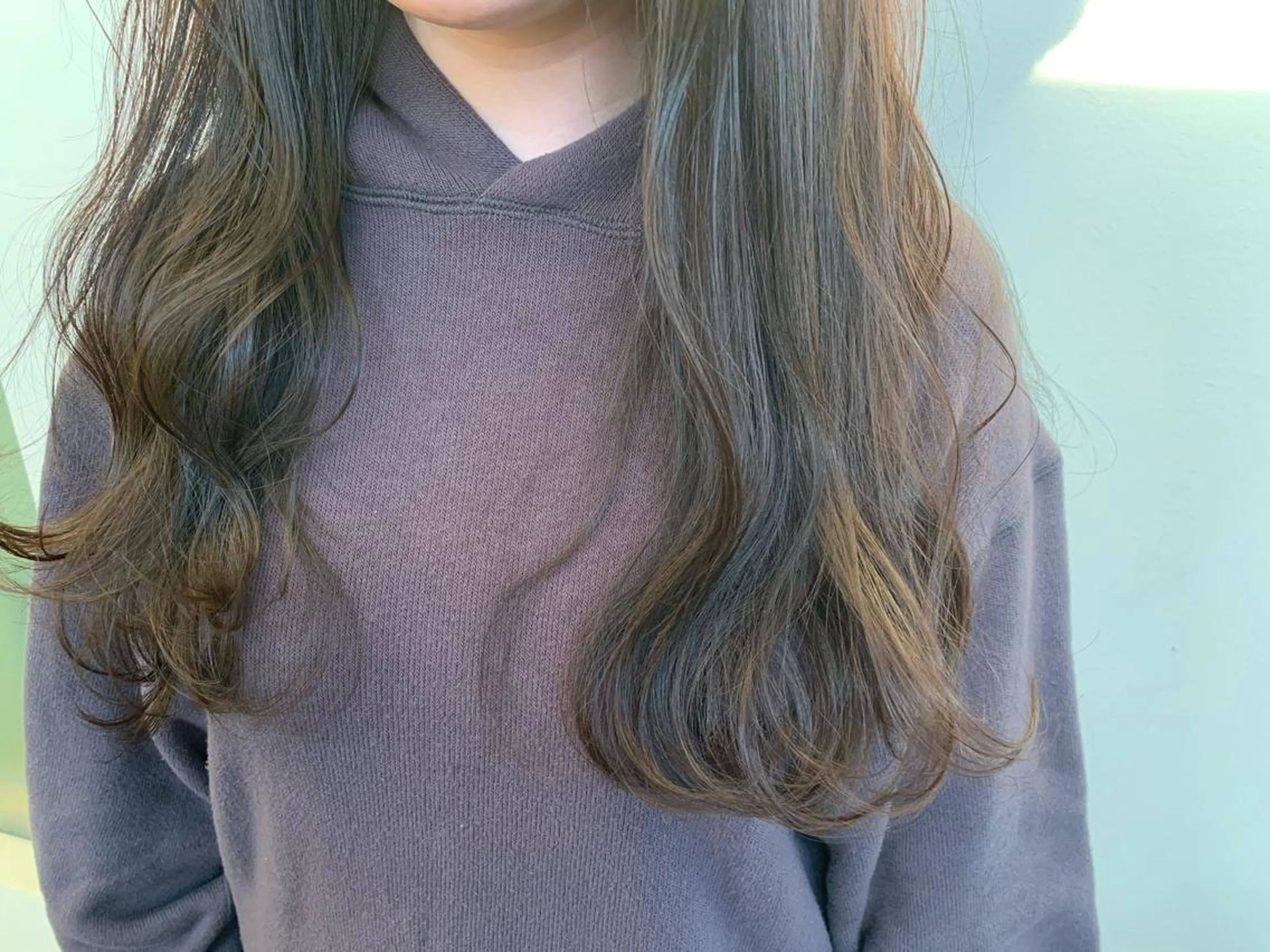 ロング カラー グレージュ ミント Beach 代表 KENTAのヘアスタイル