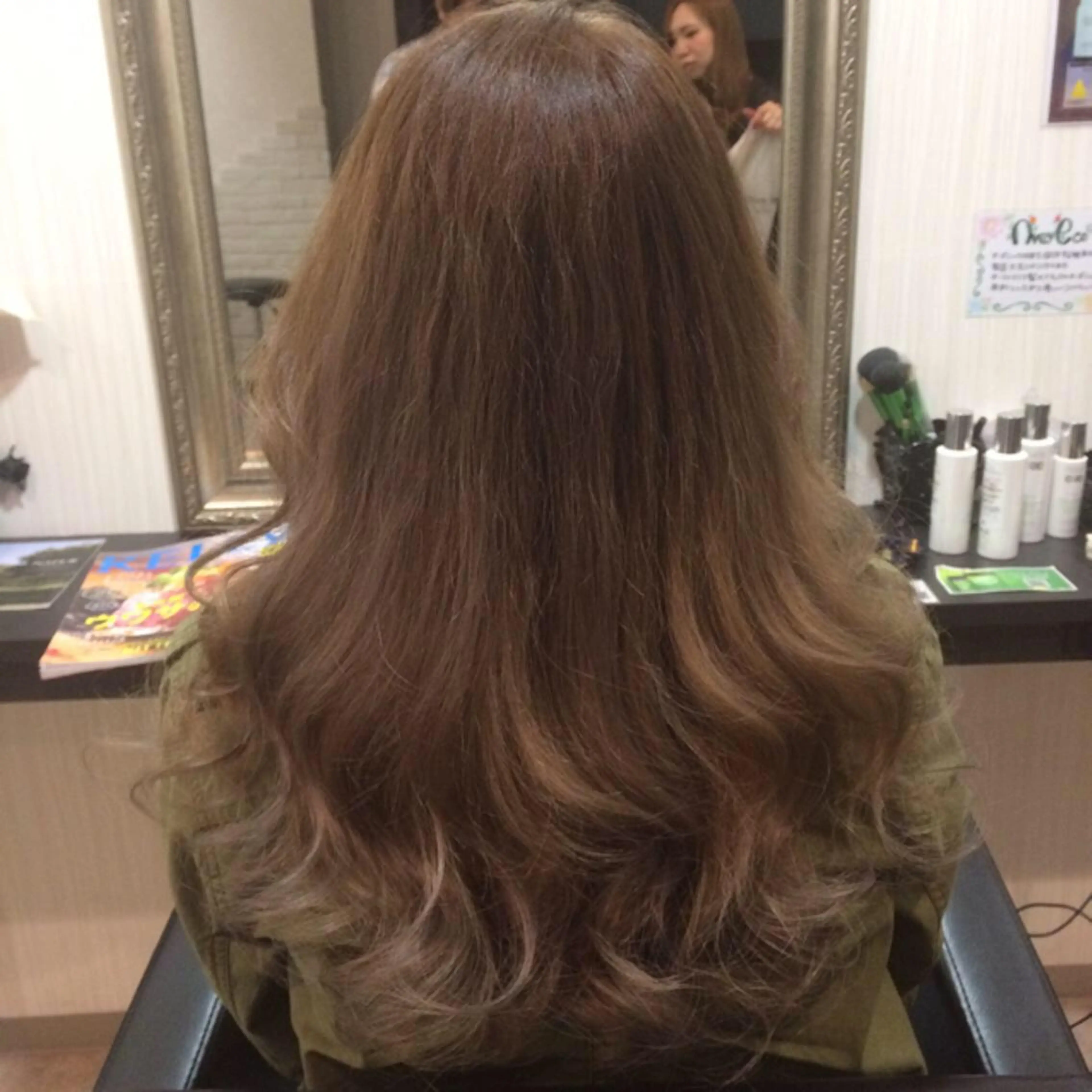 ロング カラー アッシュ アッシュグレー ベージュカラー シルバー シルバーベージュ パーマPrivate SalonNoa名駅のヘアスタイル