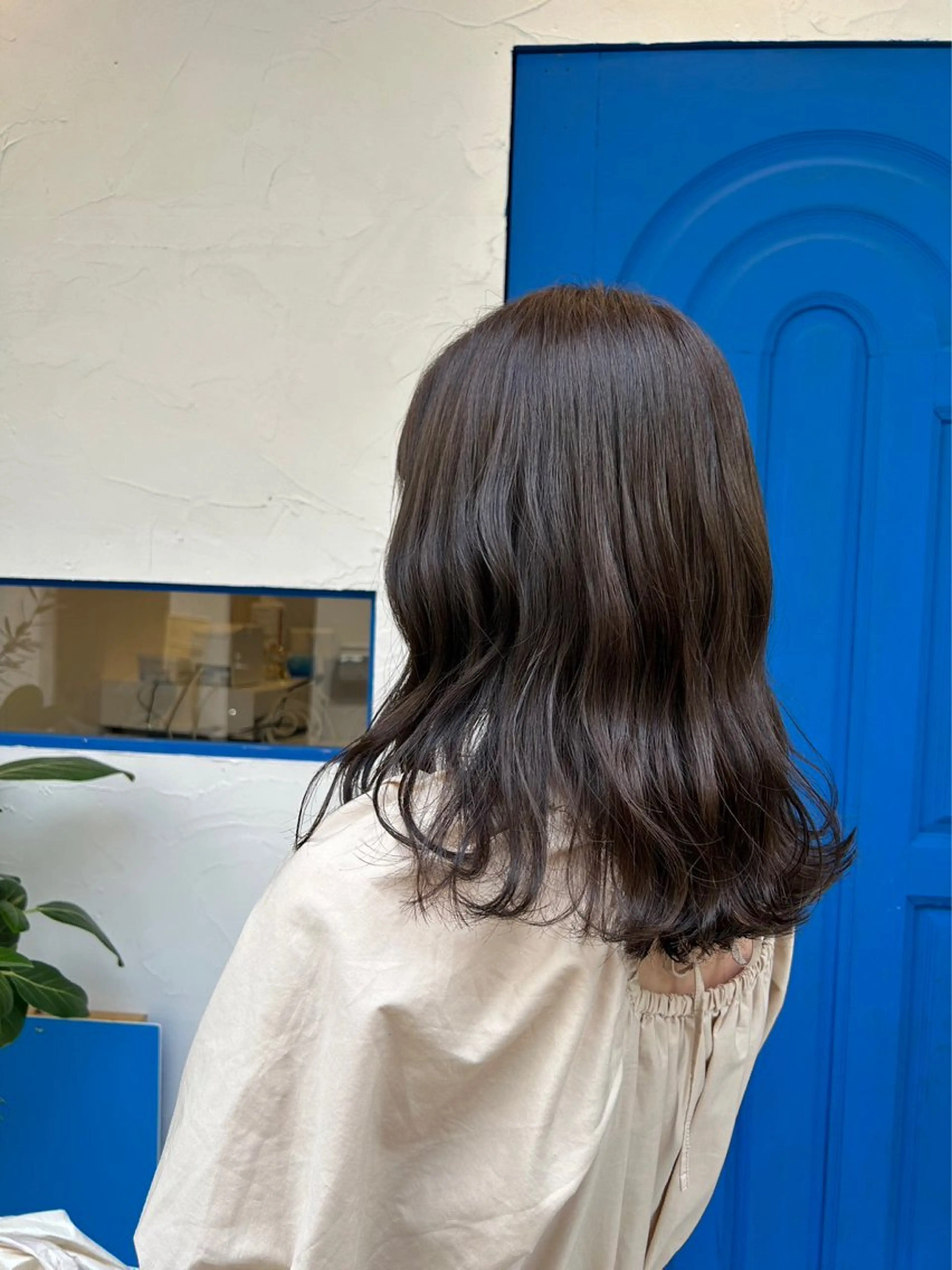 ミディアム カラー 顔周りカット レイヤーカット 室谷 ゆりあのヘアスタイル