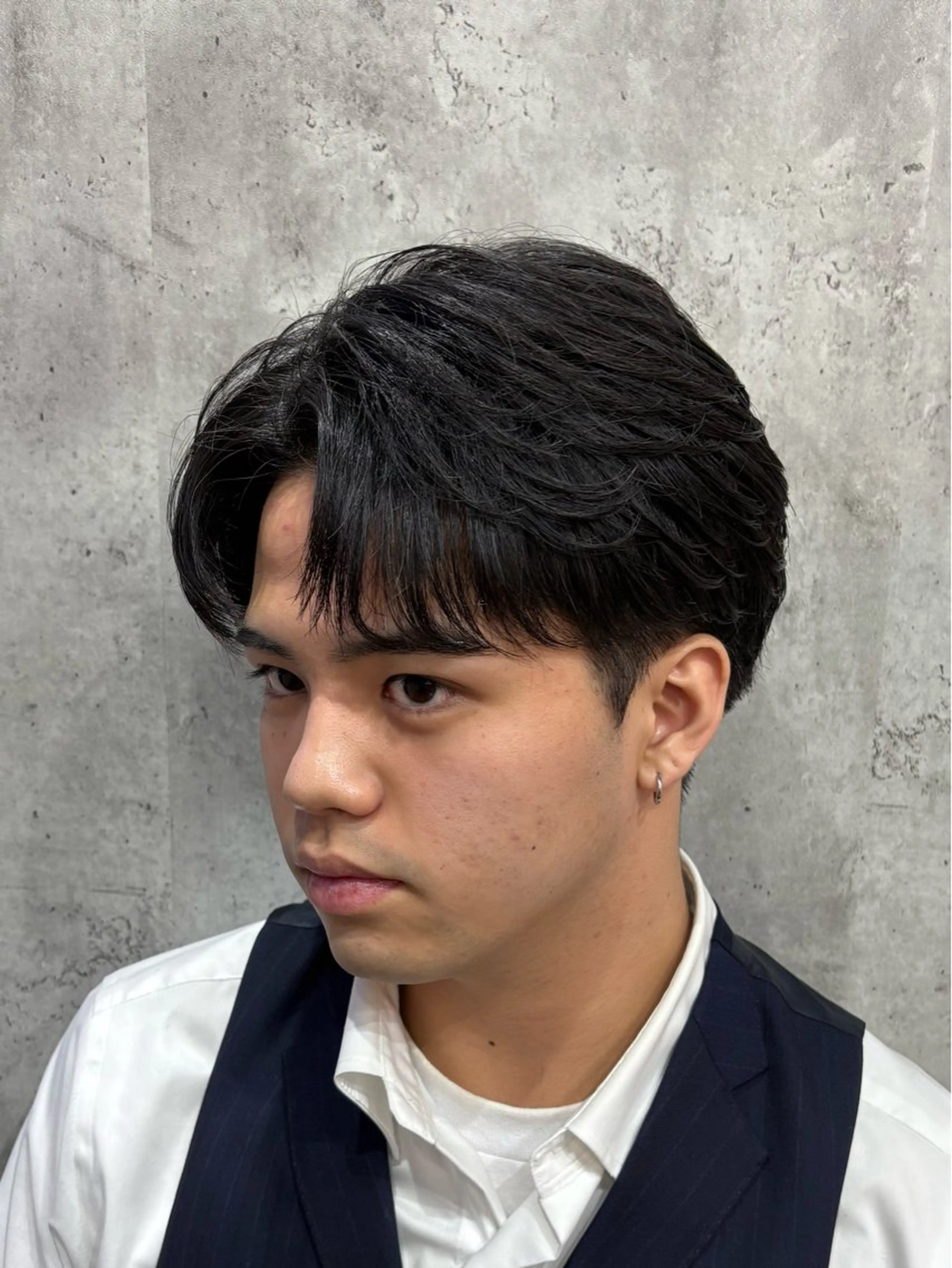 ショート パーマ メンズ ショートヘア ニュアンスパーマ カット パーマ 韓国メンズヘア/ 毛流れヘア　須田龍世のヘアスタイル