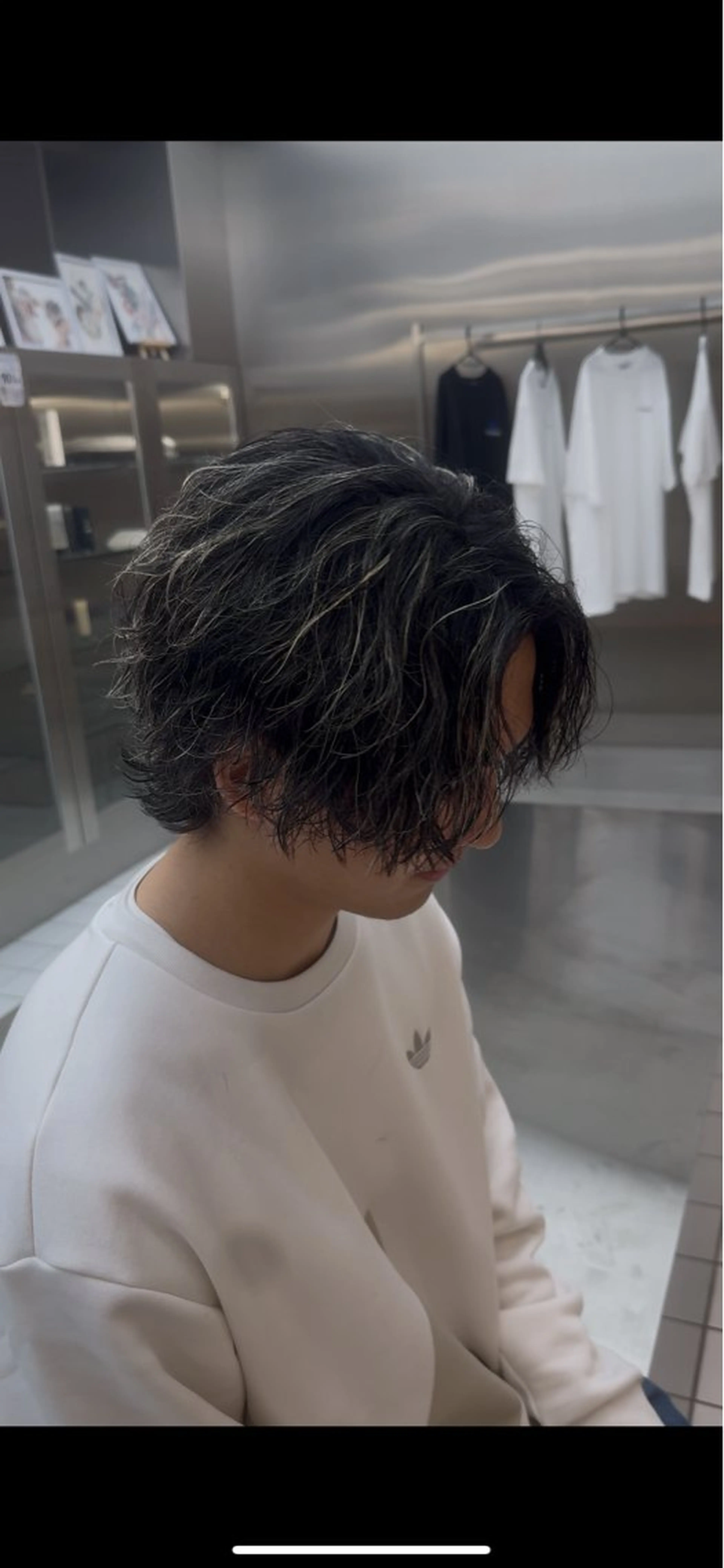 ミディアム カラー パーマ メンズ メンズハイライト メンズウルフカット ハイライトカラー ハイライト ウルフカット カット ヘアカラー パーマ トリートメント fifth park 六反穂 龍介のヘアスタイル