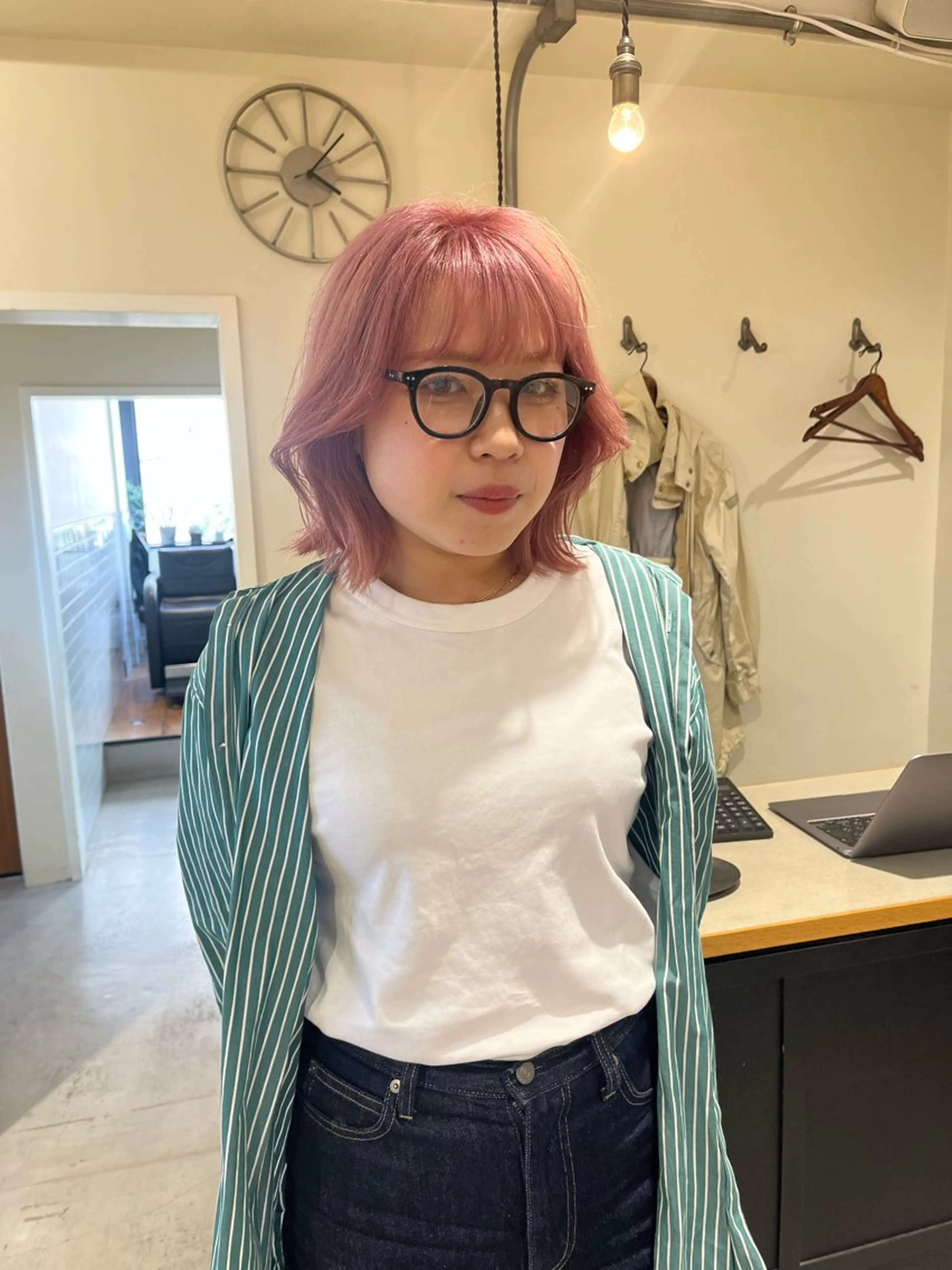 ミディアム カラー ブリーチ ケアブリーチ ダブルカラー ヘアカラー 🦮shiori アイドルオタク🦮のヘアスタイル