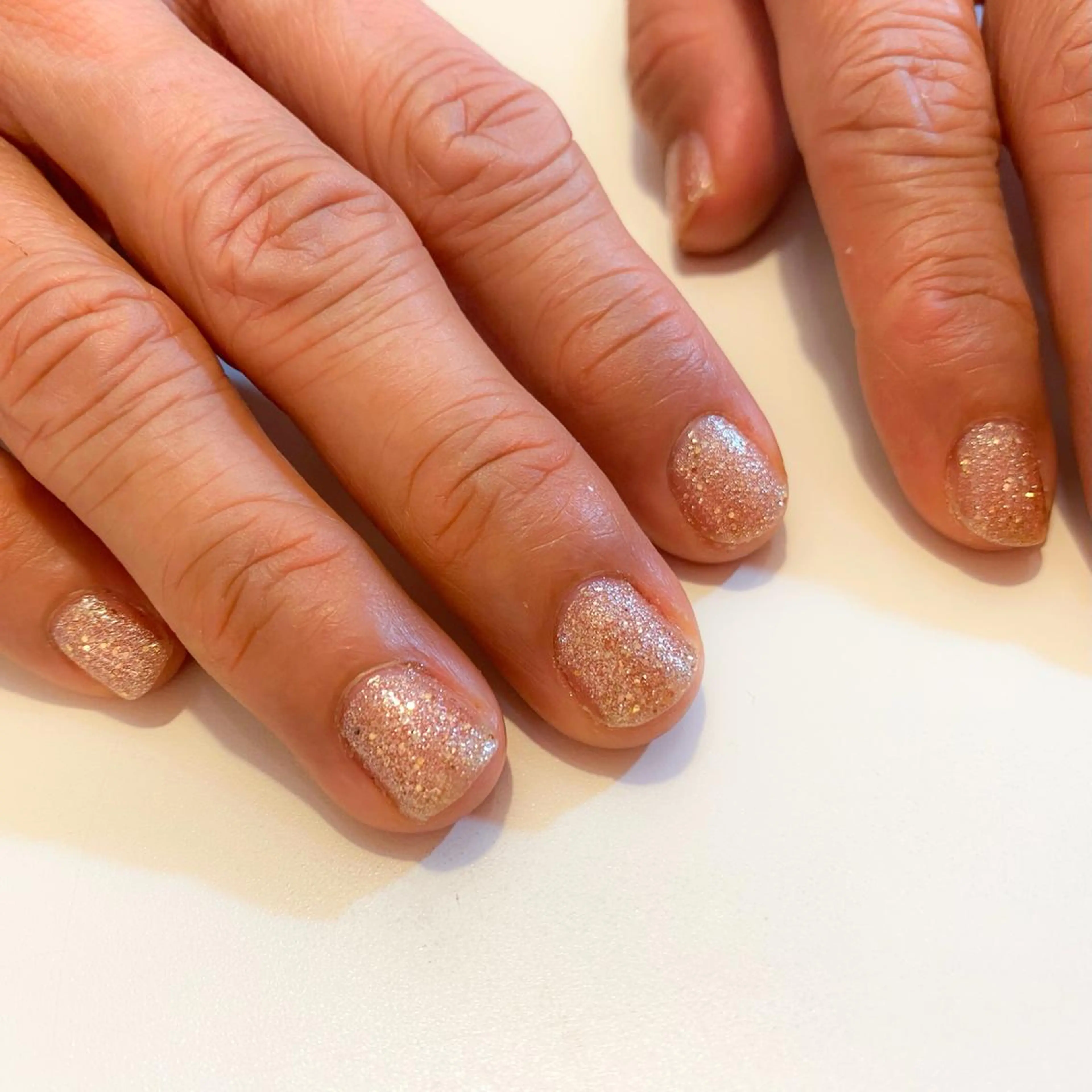 ネイル ワンカラーネイル 竹野 実優のヘアスタイル