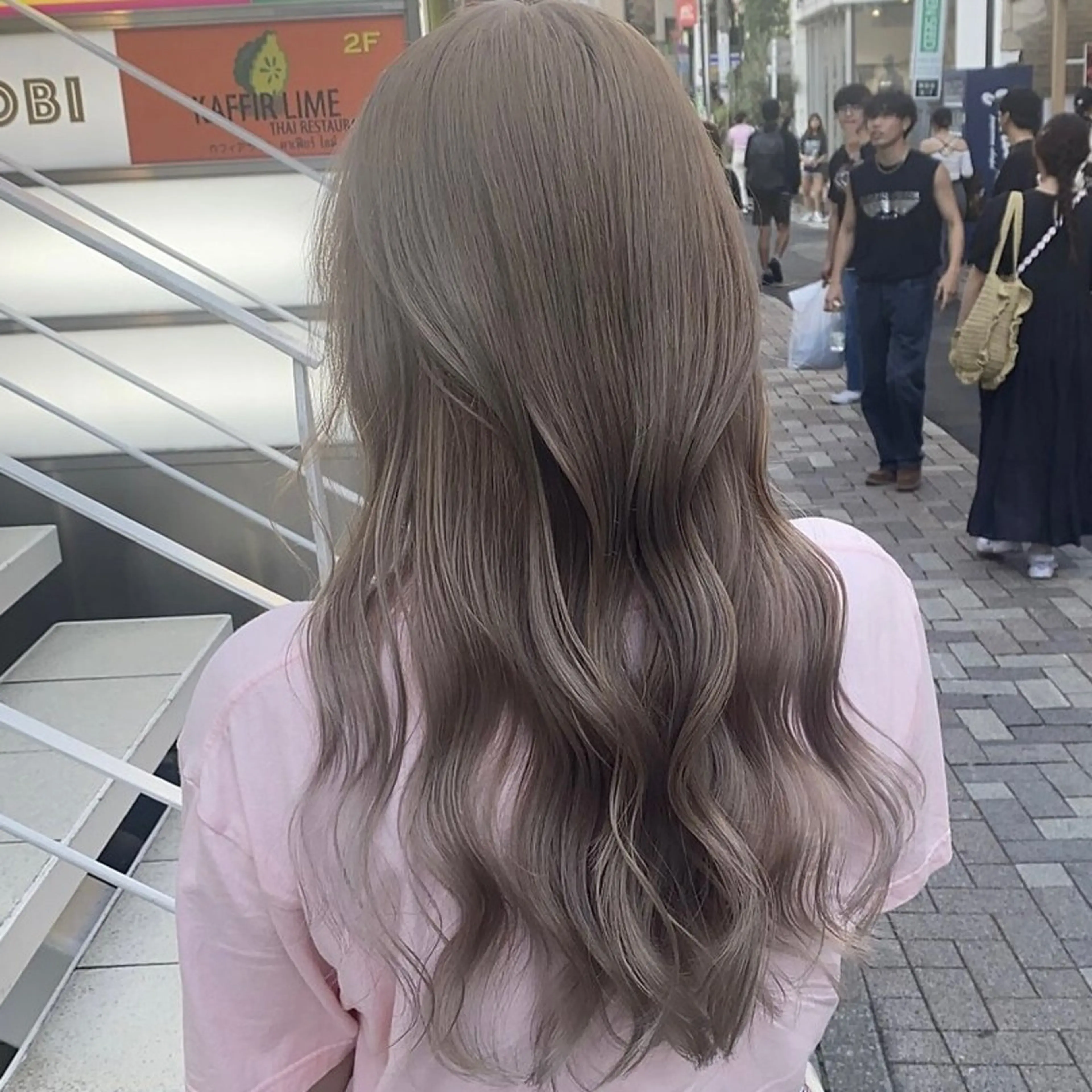 ロング カラー ベージュカラー ブリーチ ハイトーンカラー ミルクティーベージュ ロング 💖ブリーチ/暖色 𝐘𝐮𝐢💖のヘアスタイル
