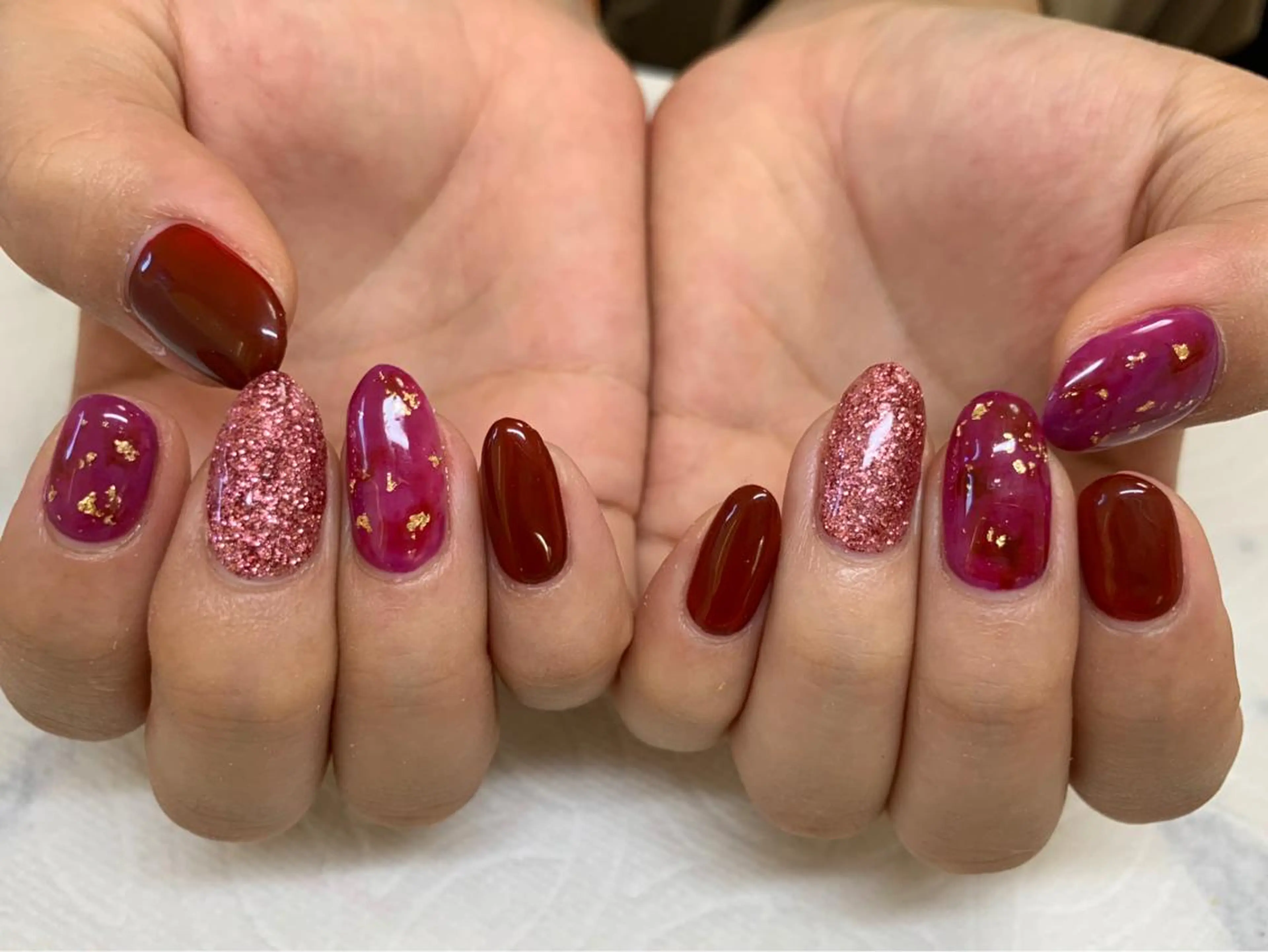 ネイル べっ甲ネイル 赤色 LULU LIMAのネイルデザイン