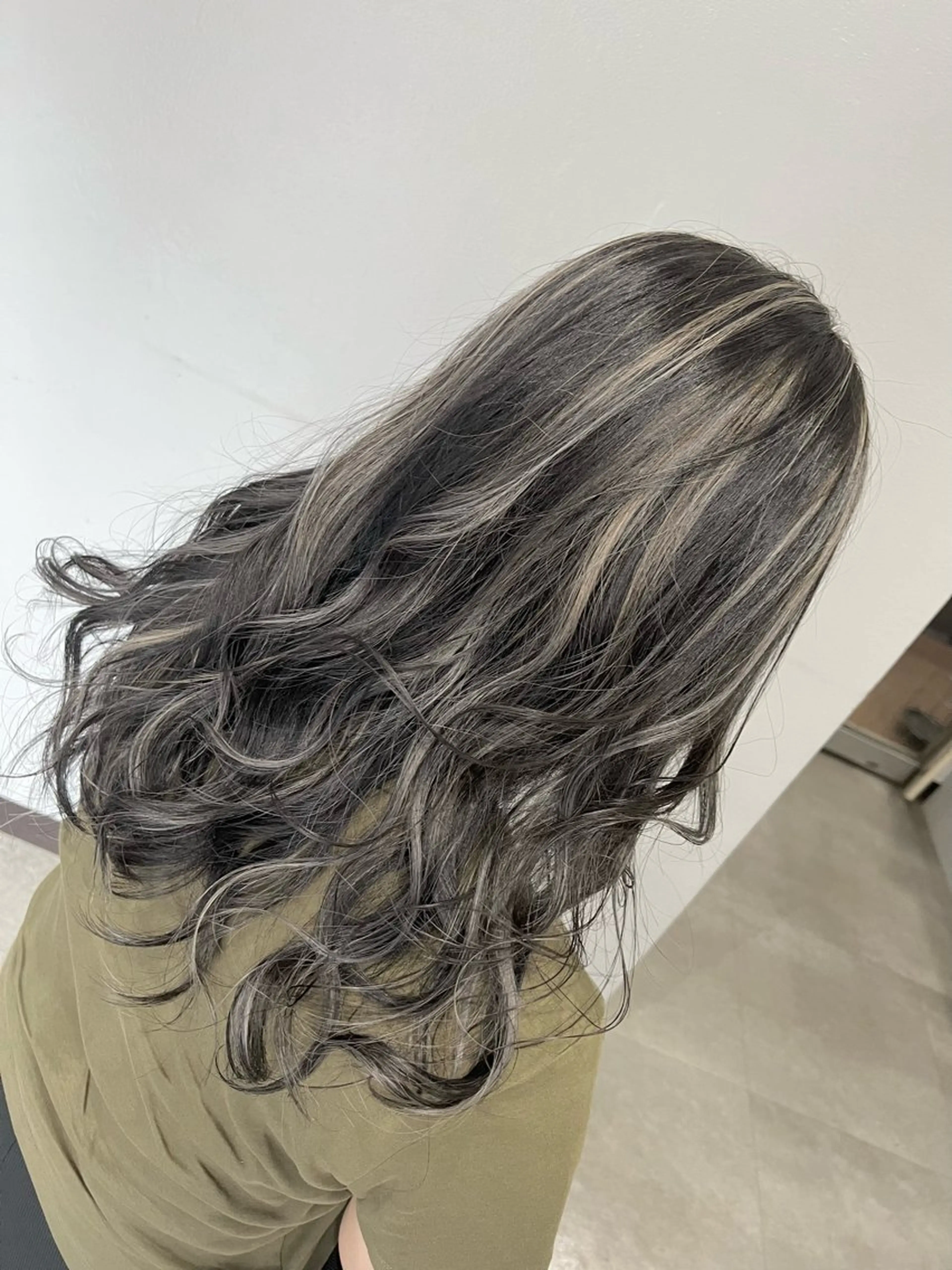 ロング カラー ブリーチ ハイライトカラー ハイライト ヘアカラー 'Oli所属・寺嶋 貴大のヘアスタイル