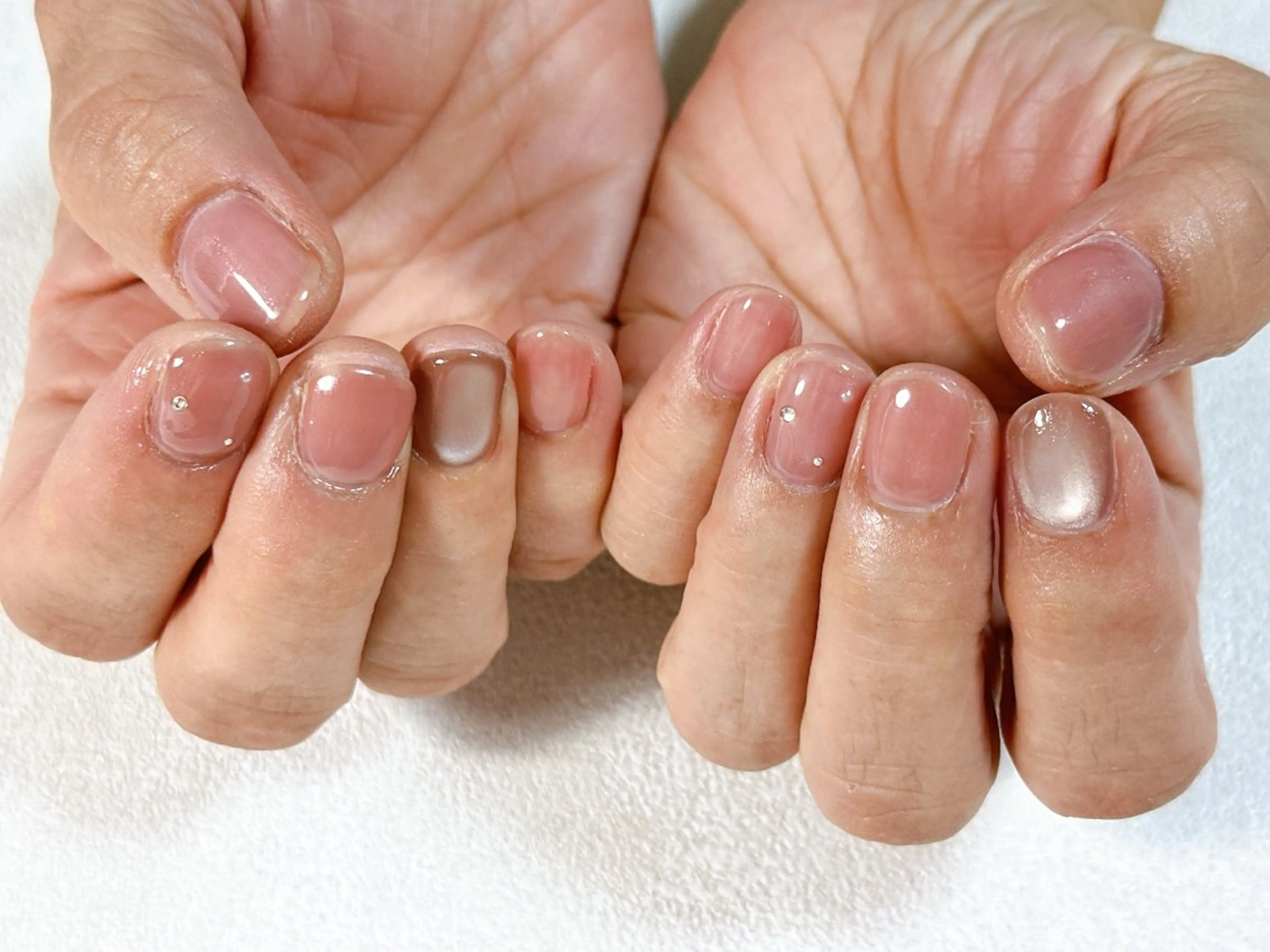 ネイル オーロラネイル フットネイル フレンチネイル ジェルネイル マグネットネイル ハンドネイル kiki nail たまプラーザのネイルデザイン