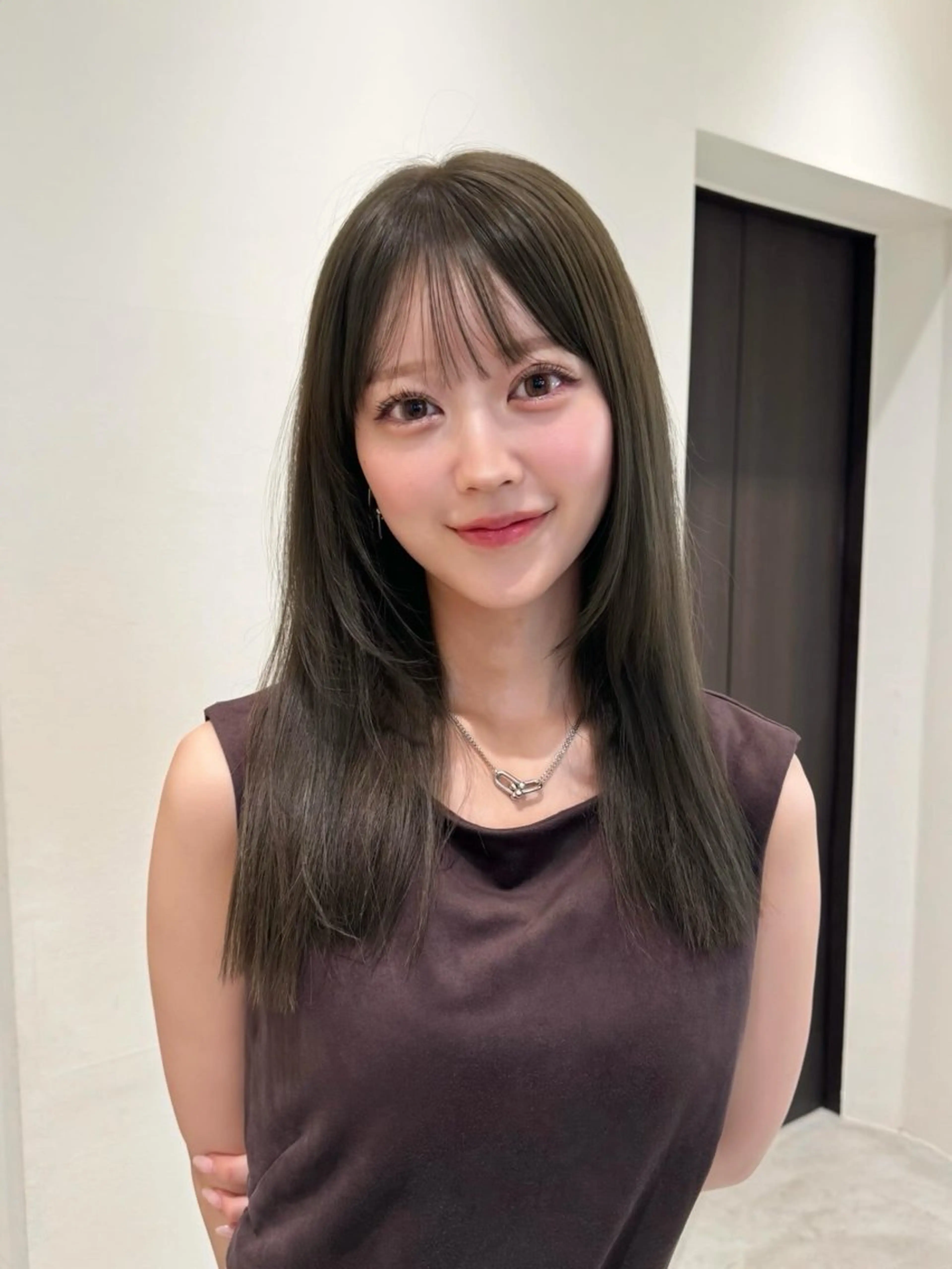 ロング デート ヘアカラー トリートメント ヘッドスパ ハイトーン/透明感 カラー/レイヤーのヘアスタイル