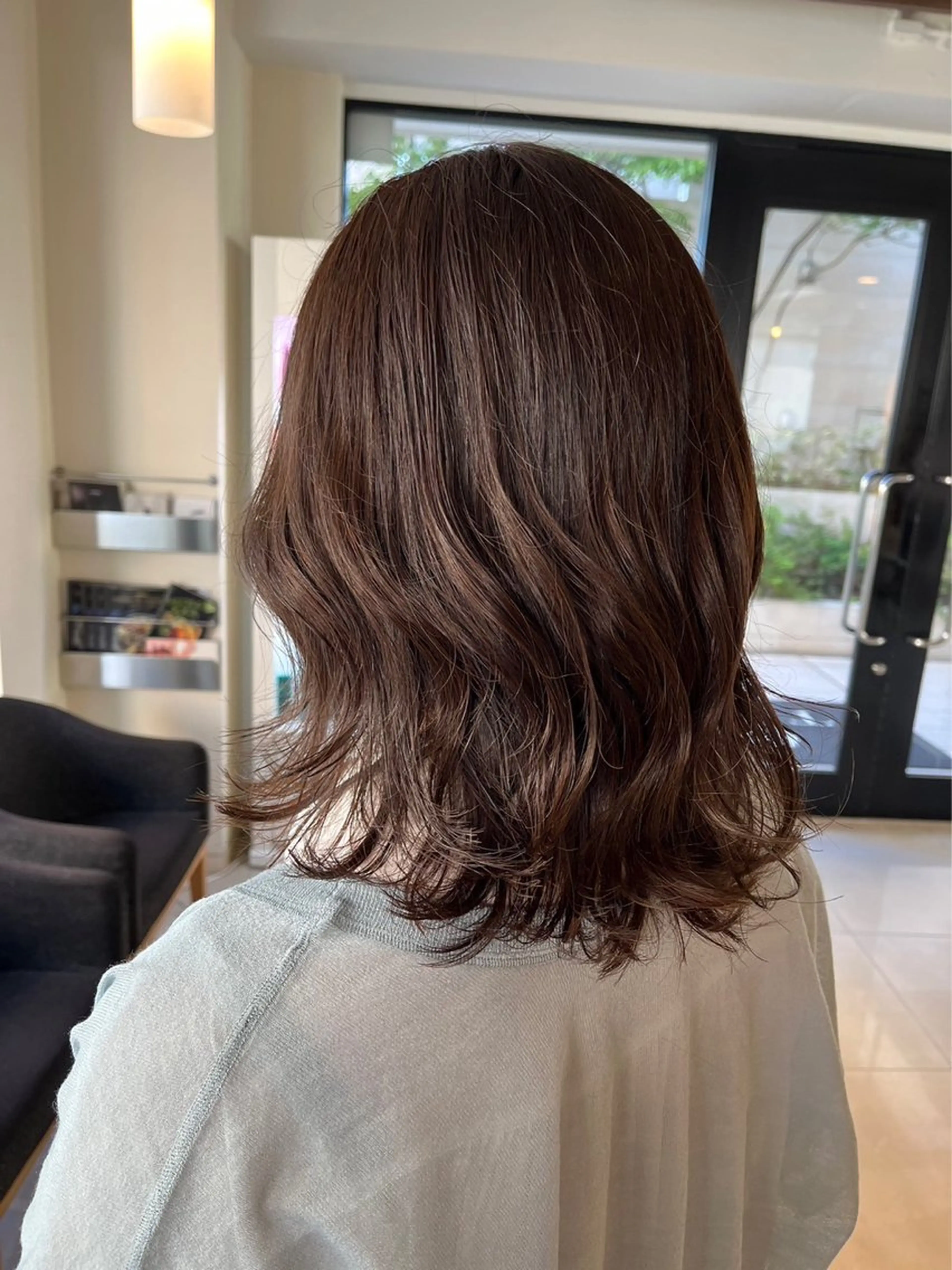 セミロング カラー カット ヘアカラー トリートメント NaVIユウジ 透明感カラーのヘアスタイル