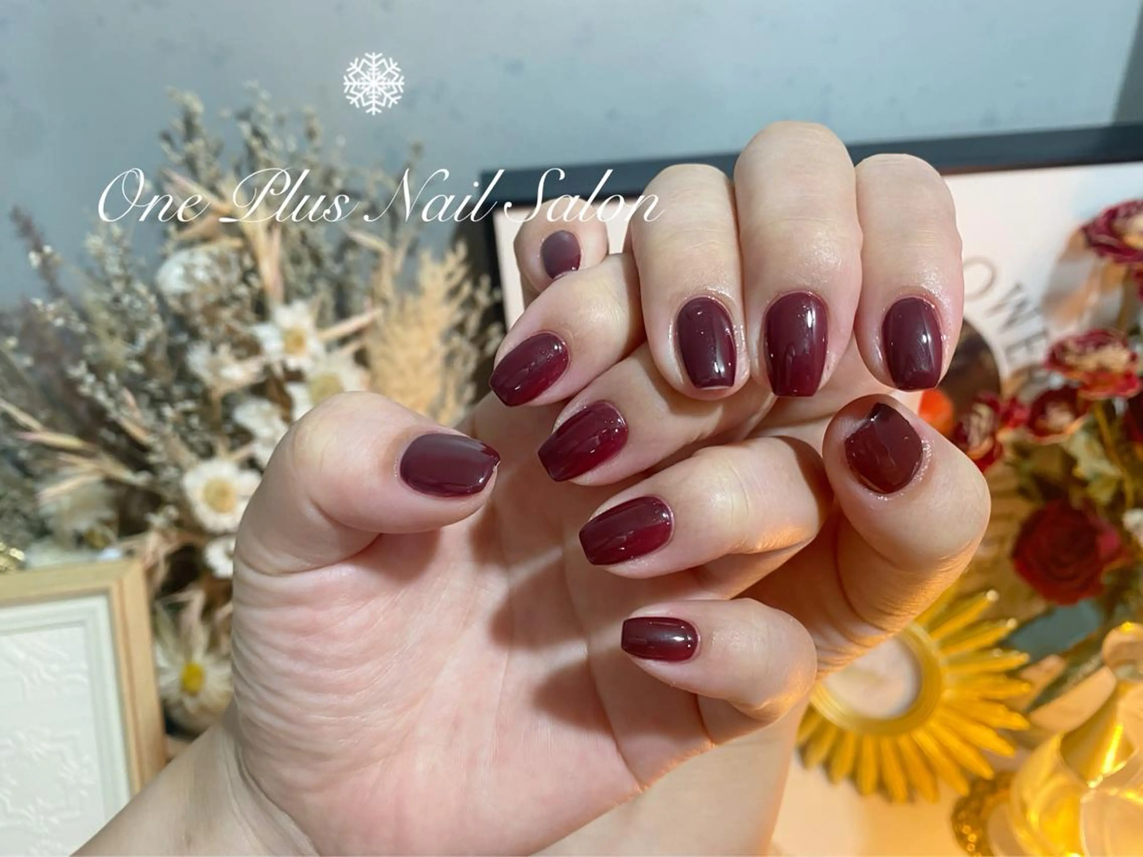 ショート カラー ネイル ワンカラーネイル One Plus Nail Salonのネイルデザイン