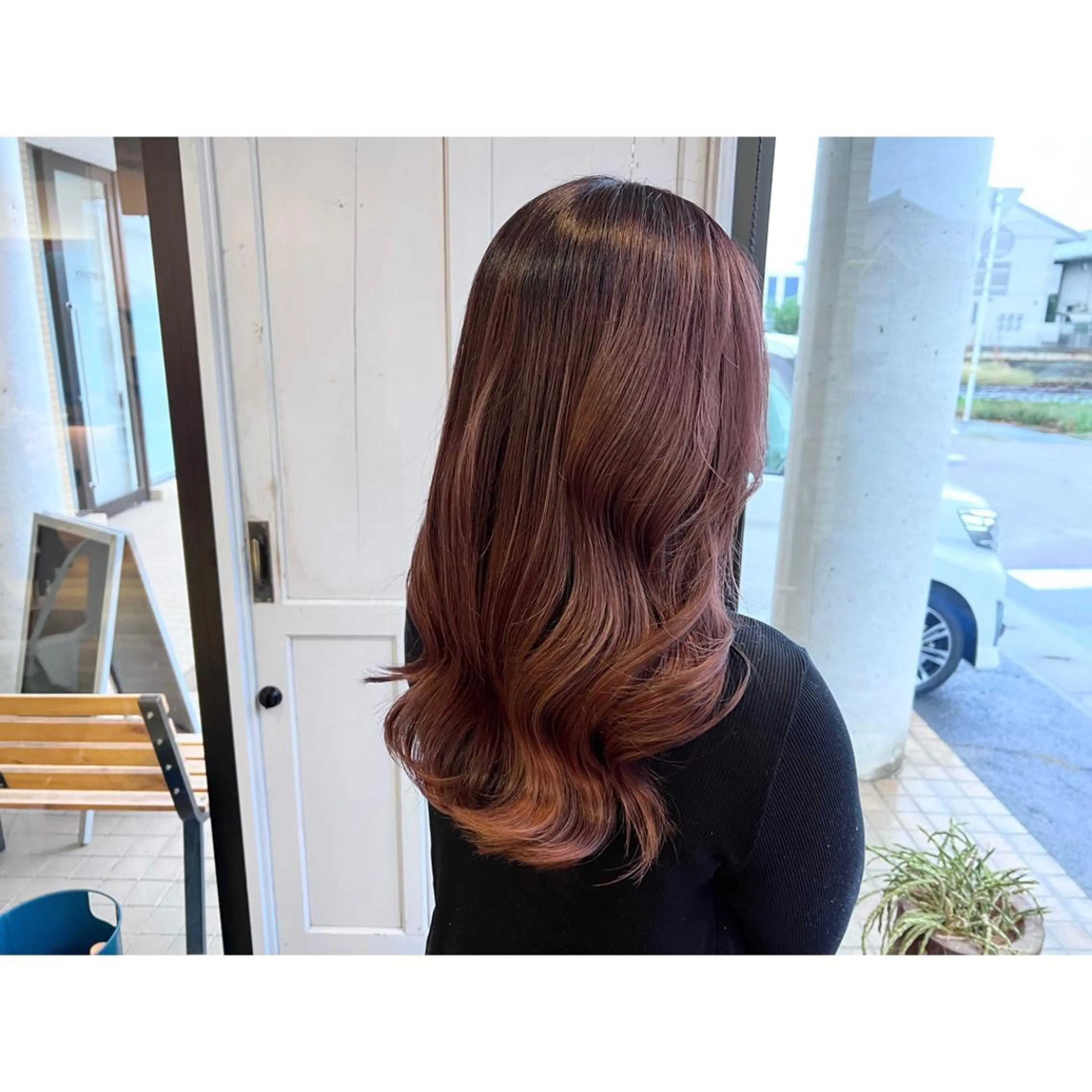 ロング カラー ベージュカラー ブリーチ ピンクカラー ピンクベージュ カット ヘアカラー トリートメント ツキダテ ユイのヘアスタイル