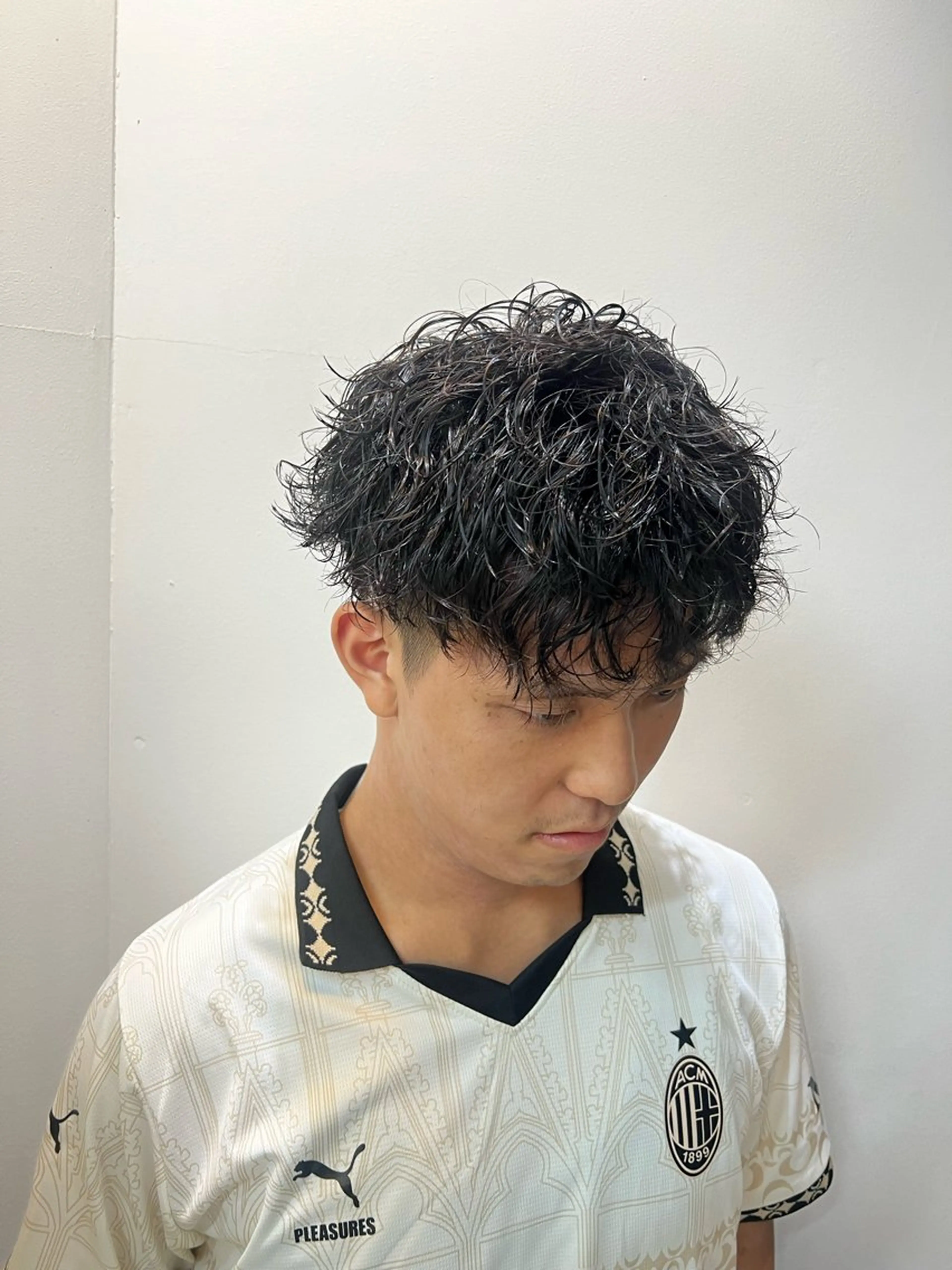 パーマ メンズ ダブルカラー寒色系 ボリューム改善ハヤトのヘアスタイル