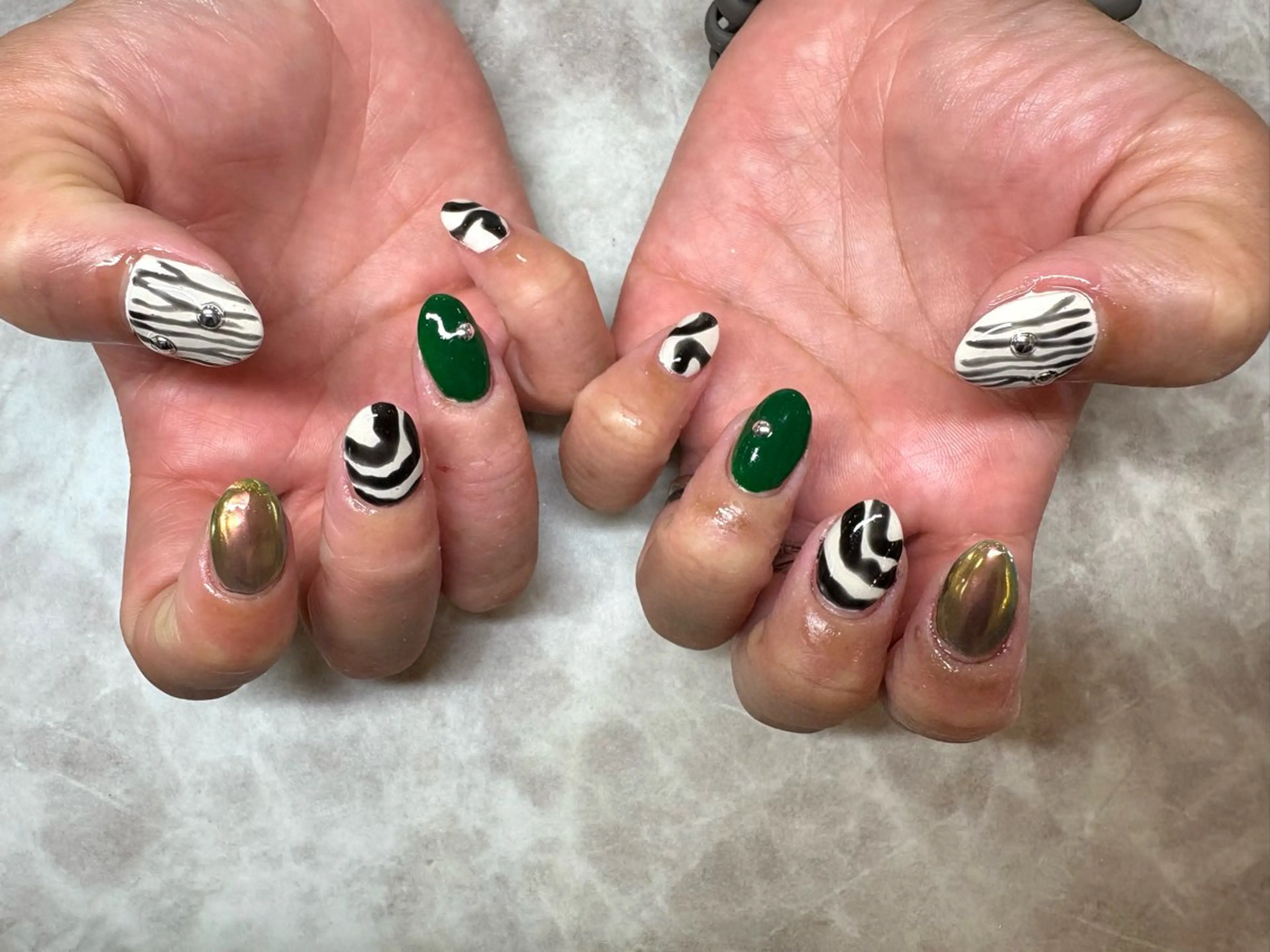 ネイル 浅野 綾のネイルデザイン