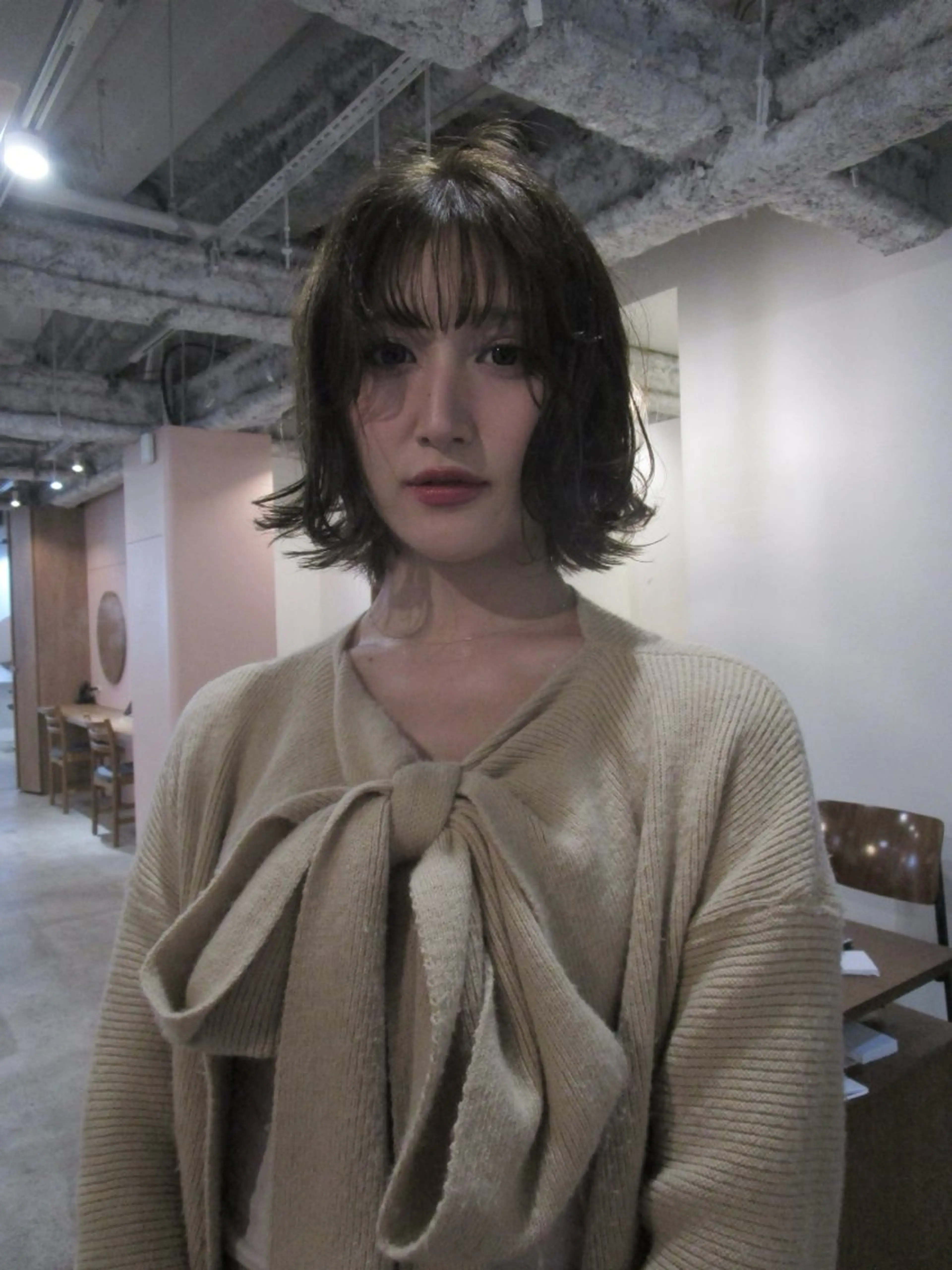 ショート カラー 切りっぱなしボブ ベージュカラー ブリーチ ダブルカラー ブリーチなしカラー カット ヘアカラー yu maのヘアスタイル