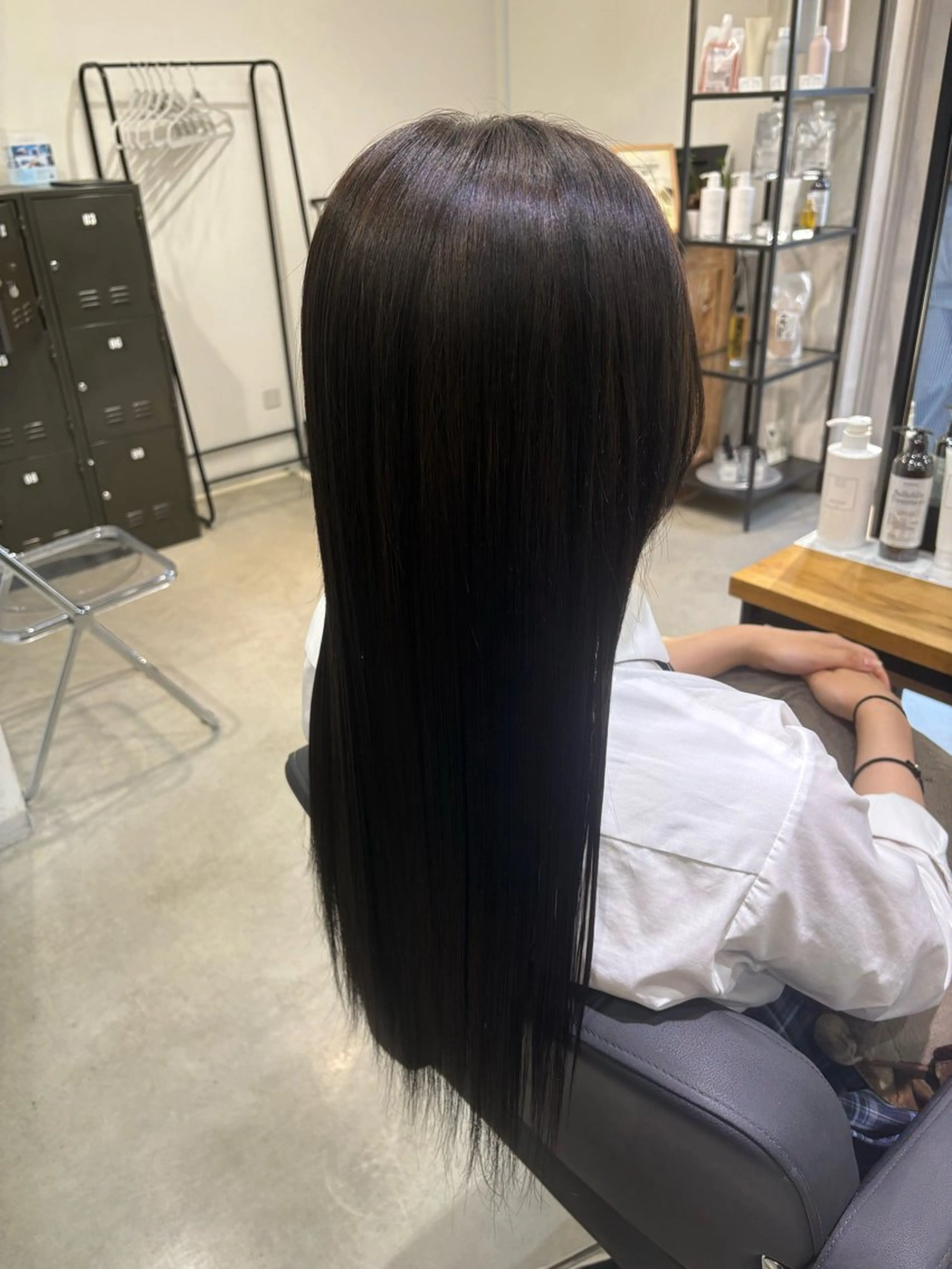 カラー anB アオイのヘアスタイル