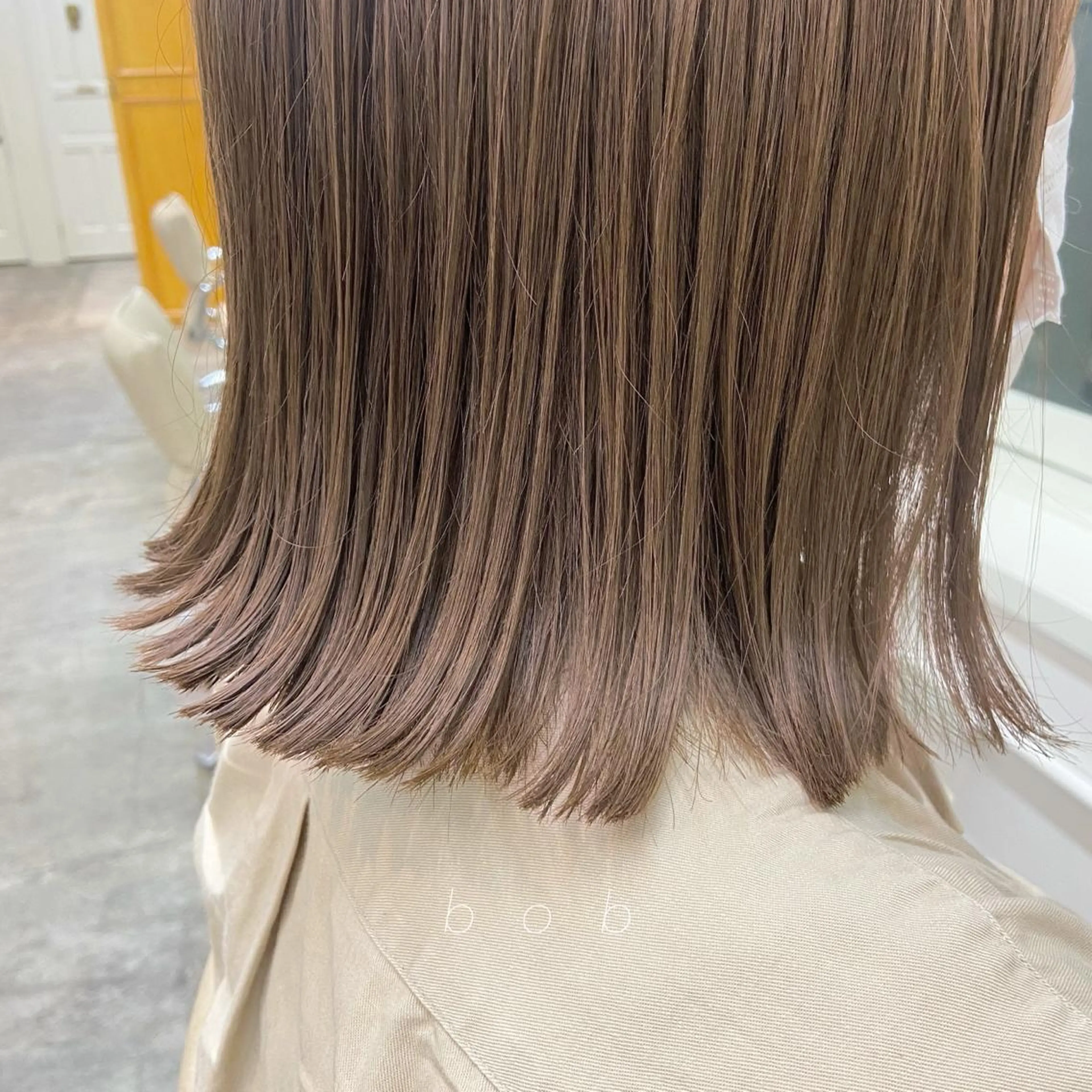 ミディアム 切りっぱなしボブ ボブ ヘアカラー トリートメント ハイトーン🦢 Natsumiのヘアスタイル