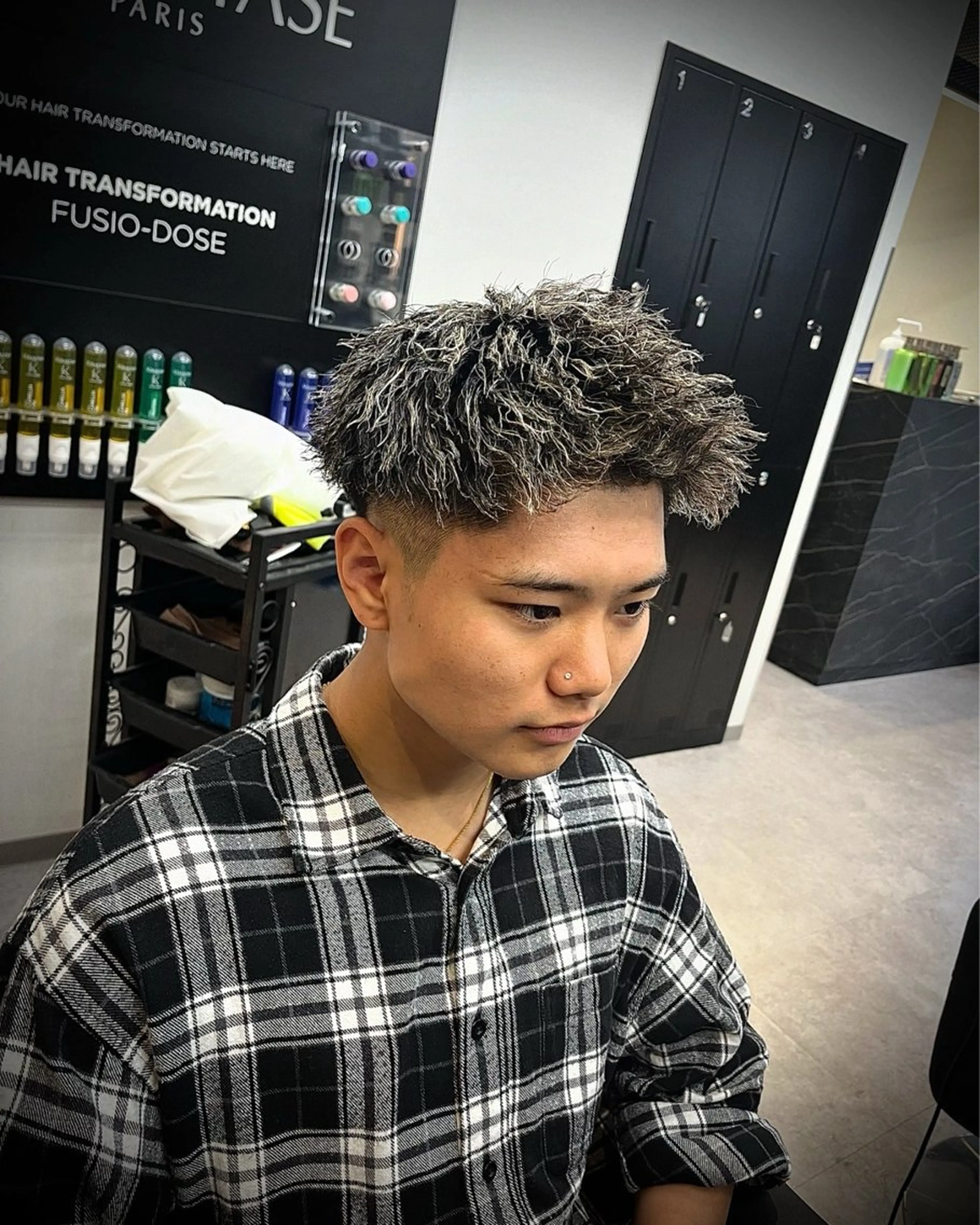 ショート カラー パーマ ヘアアレンジ メンズ メンズメッシュ モヒカン メンズパーマ メンズツイストパーマ メッシュ カット ヘアカラー パーマ ヘアセット men'slapis YUTOのヘアスタイル
