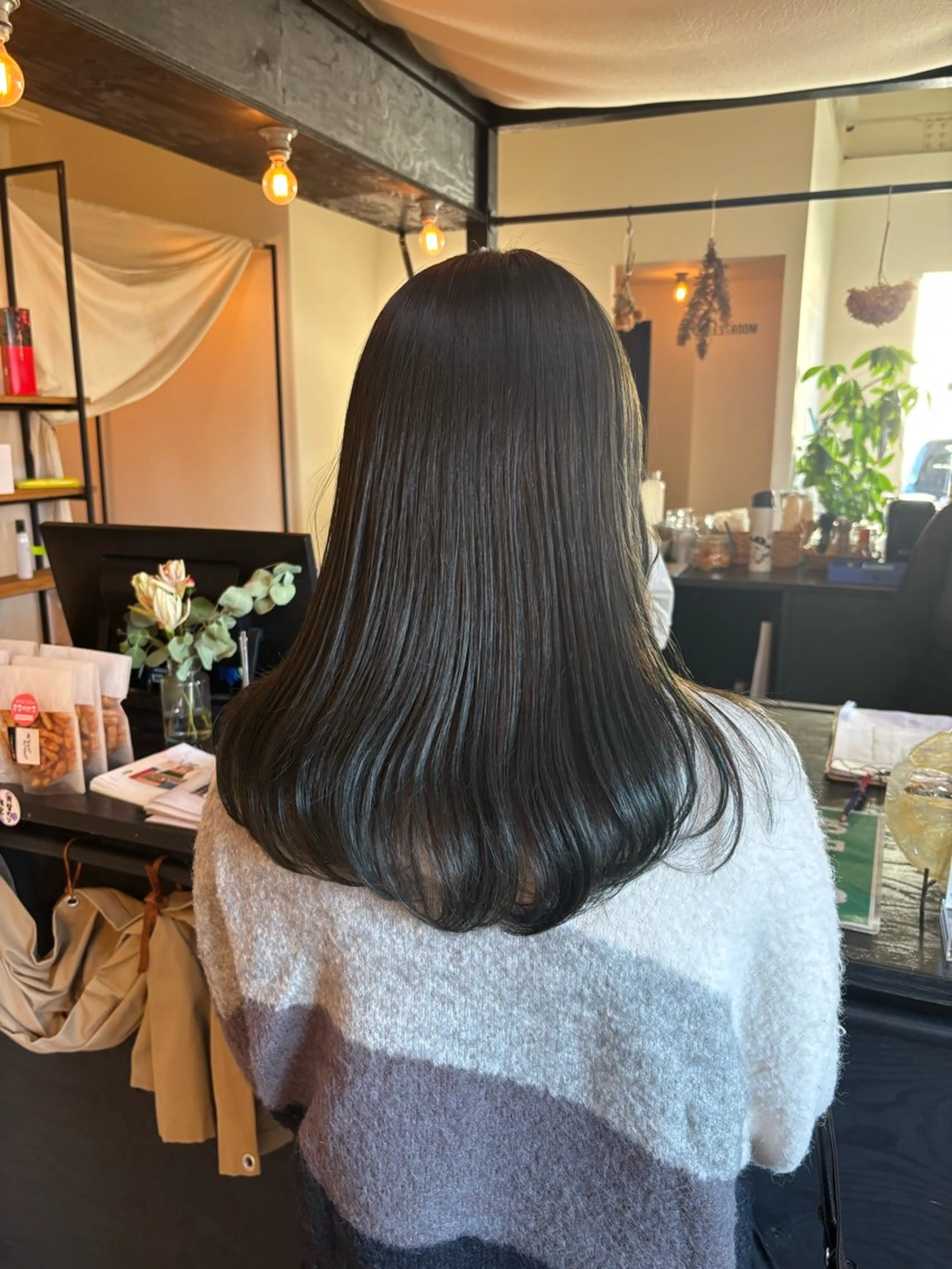 ロング カラー ベージュカラー 透明感カラー ダブルカラー 艶カラー／髪質改善ス トレート／羽菜のヘアスタイル