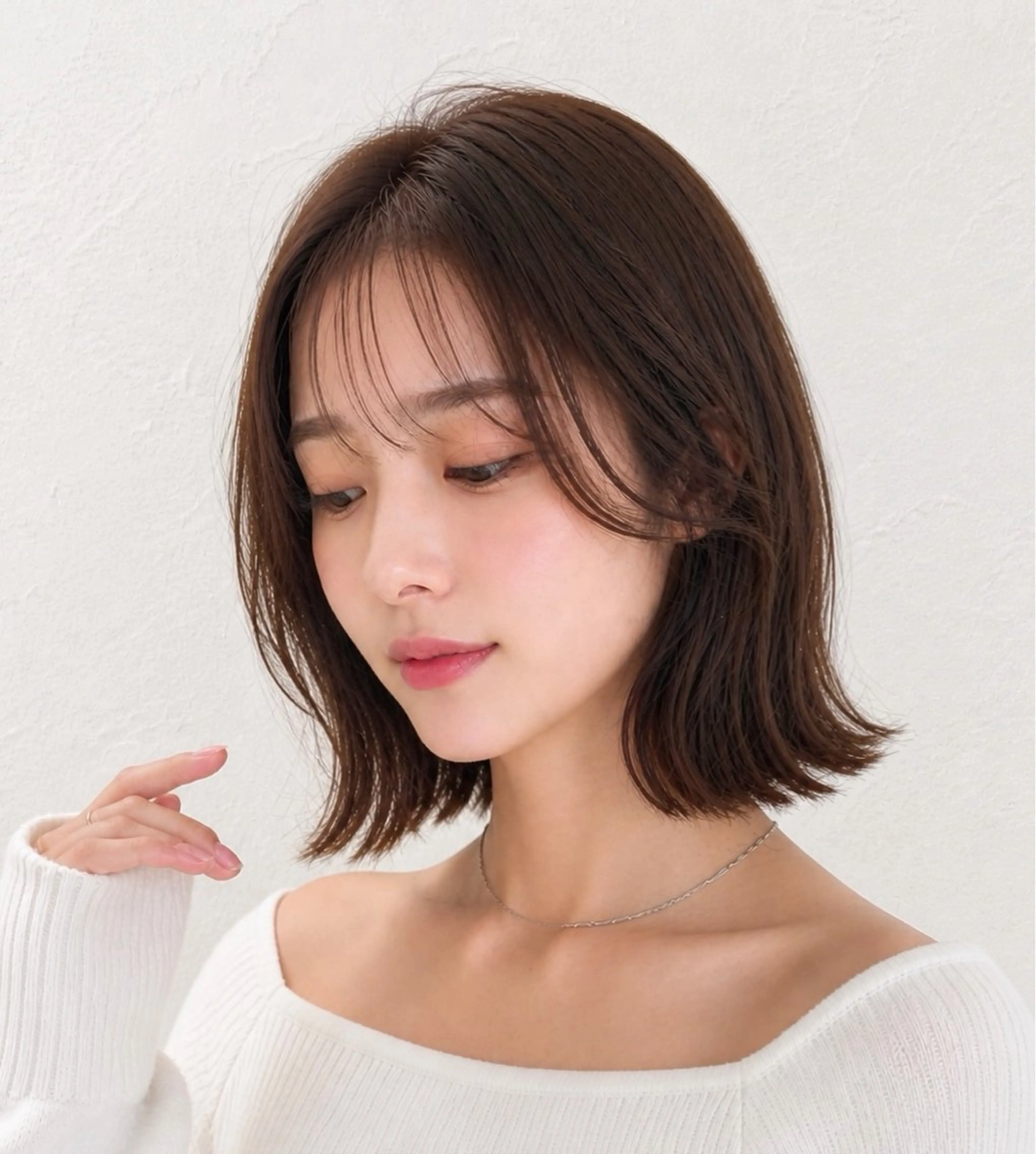 ミディアム ボブ 外ハネヘア カット ヘアカラー 佐藤 舞のヘアスタイル