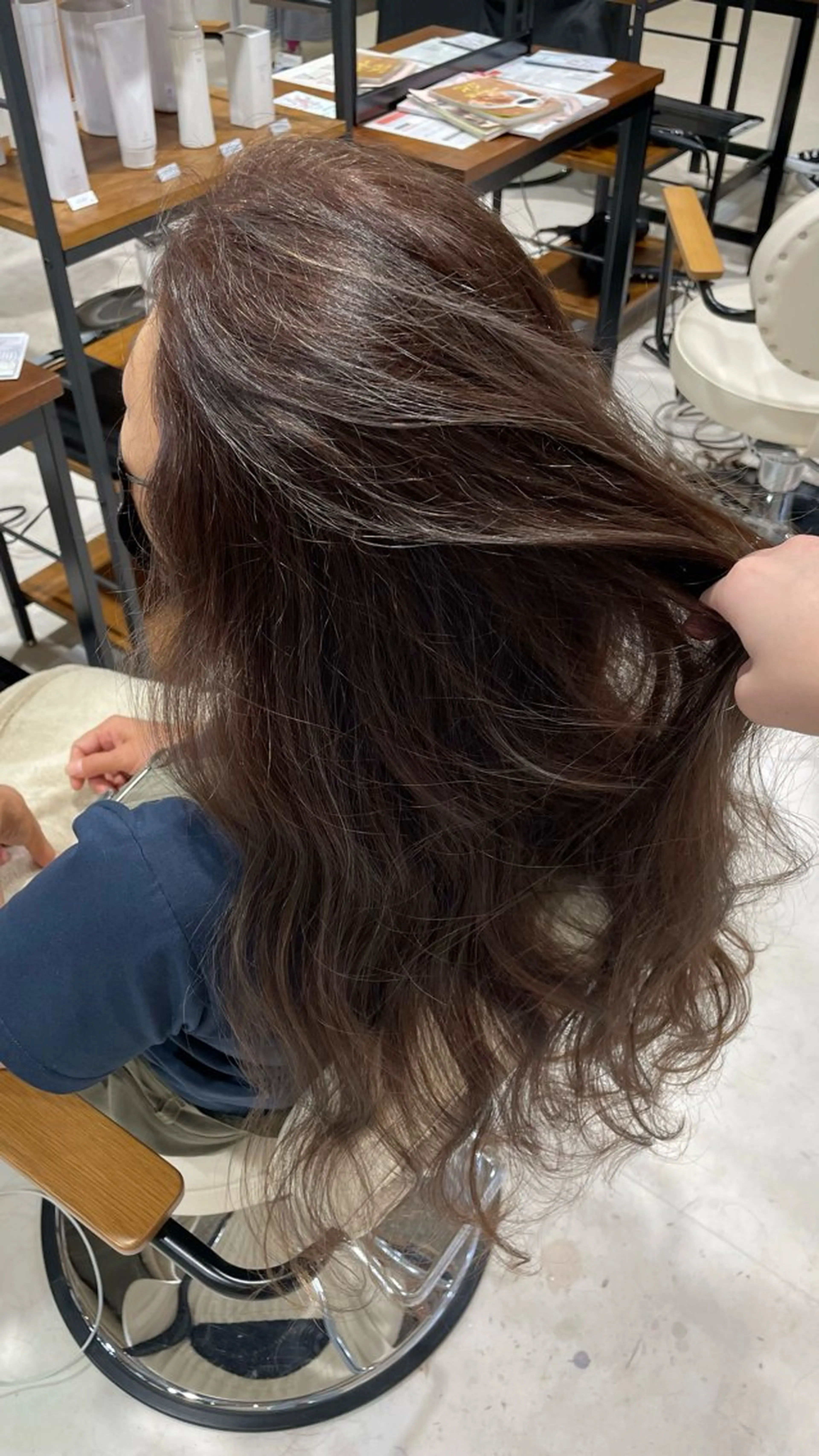 カラー ハイライトカラー amoretto kiraのヘアスタイル