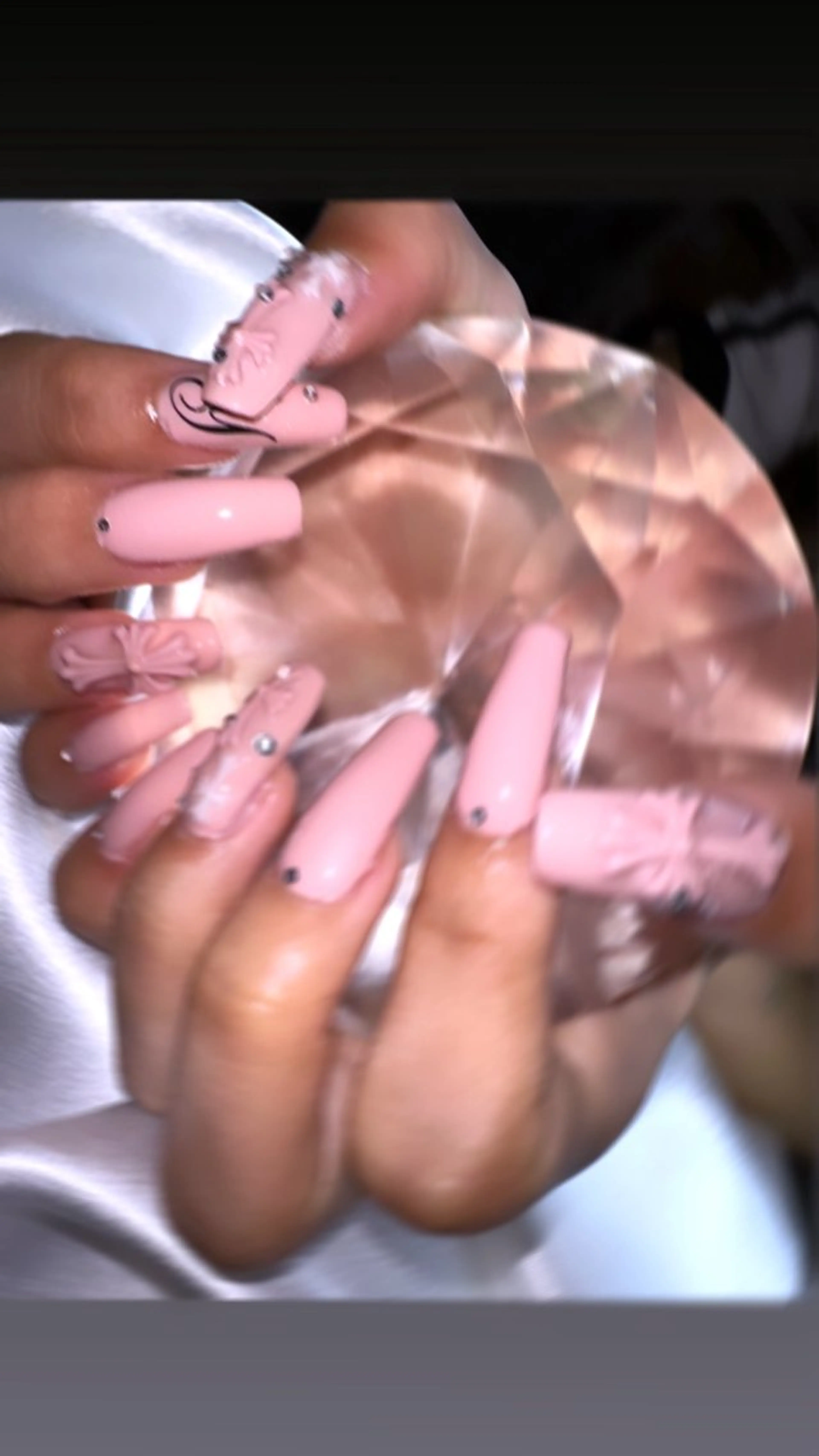 セミロング ハンドネイル YOKOSUKA NAILS💅✨のネイルデザイン