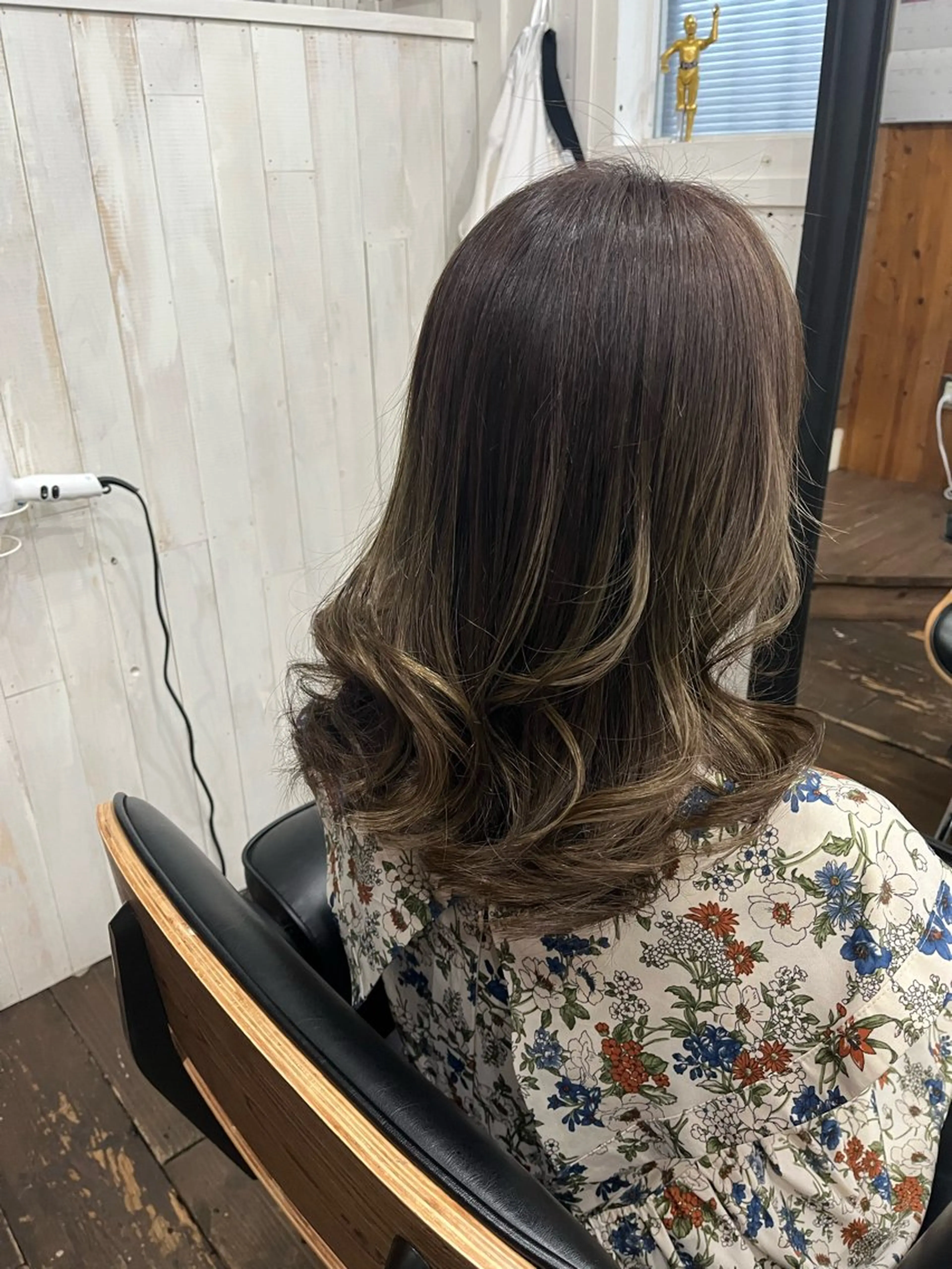 セミロング 紙屋 隼人のヘアスタイル