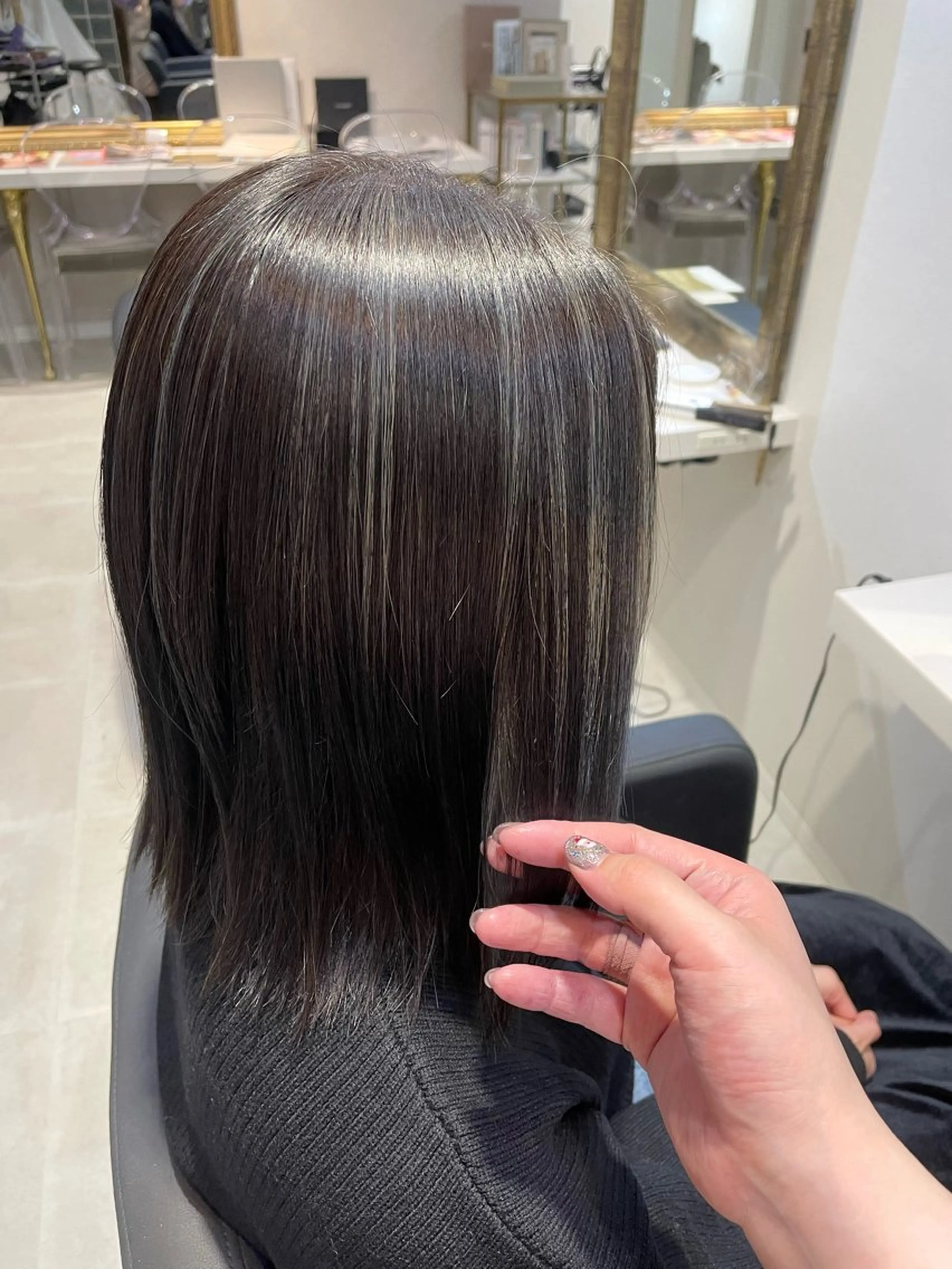 カラー やさかわ ももかのヘアスタイル