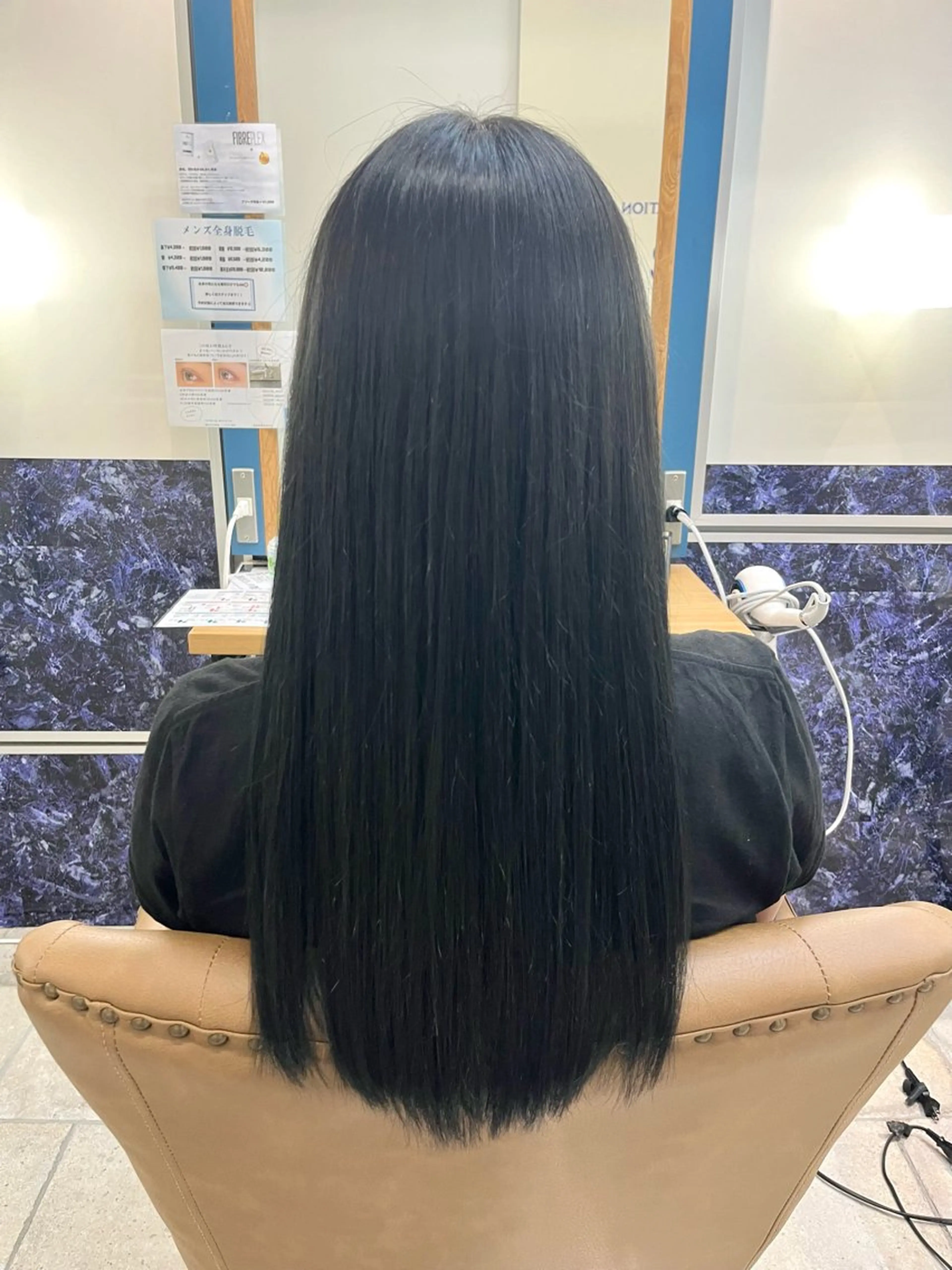 ロング カラー カラー/アイリスト 麻優のヘアスタイル