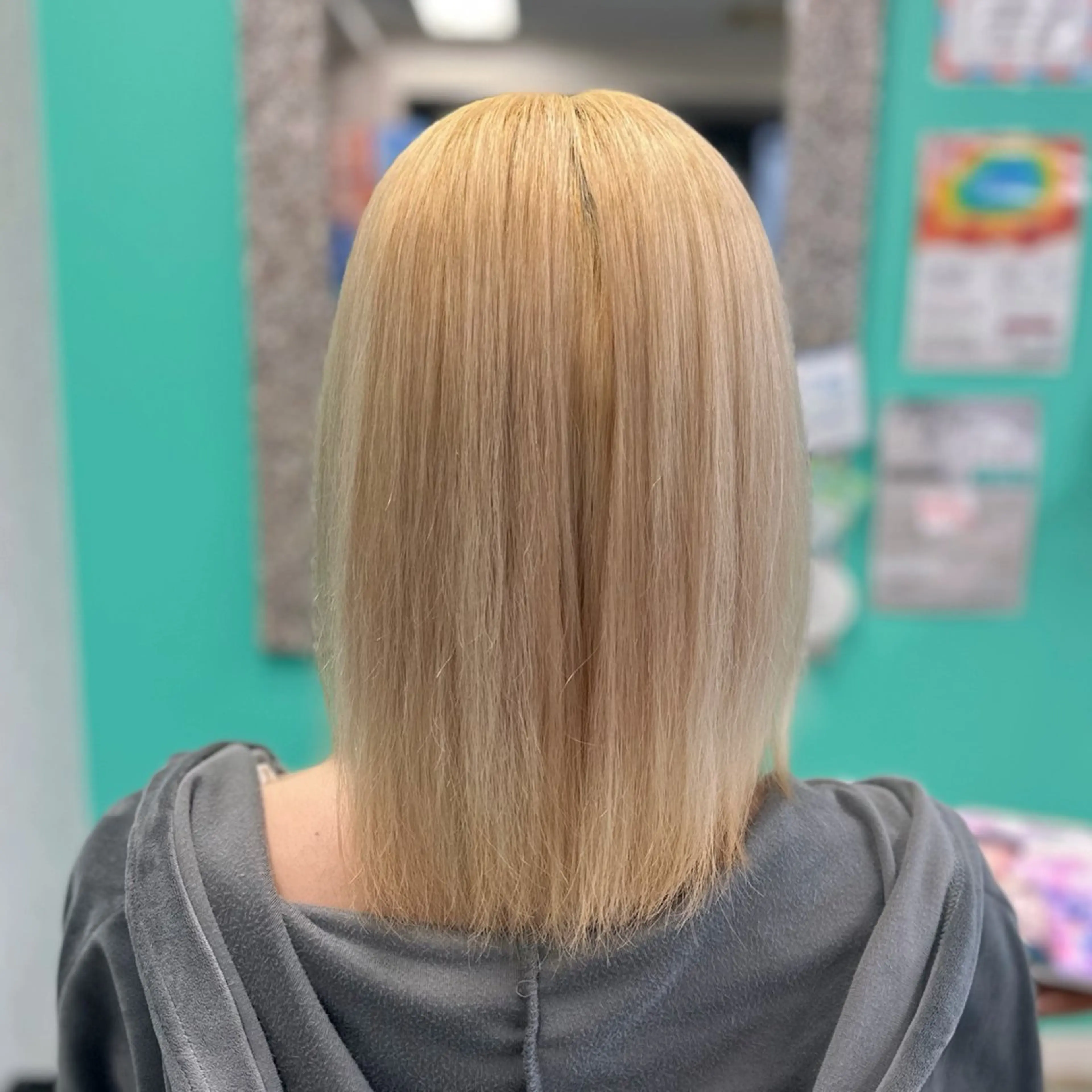 ミディアム ヘアカラー 三原 友美のヘアスタイル