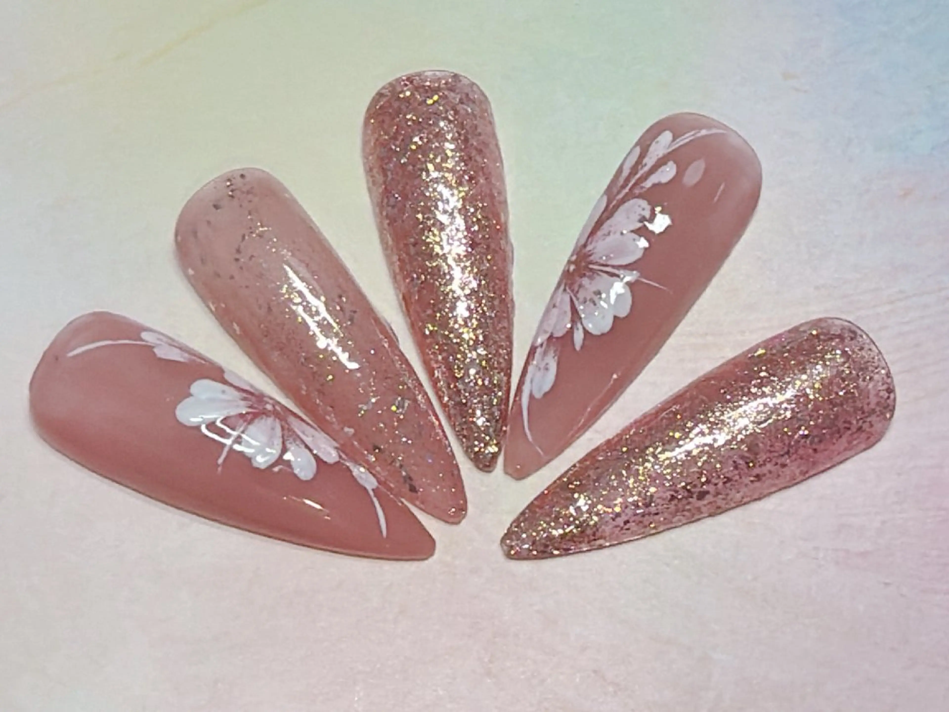 ネイル ハンドネイル Moon's🌙🪄 Shioriのネイルデザイン