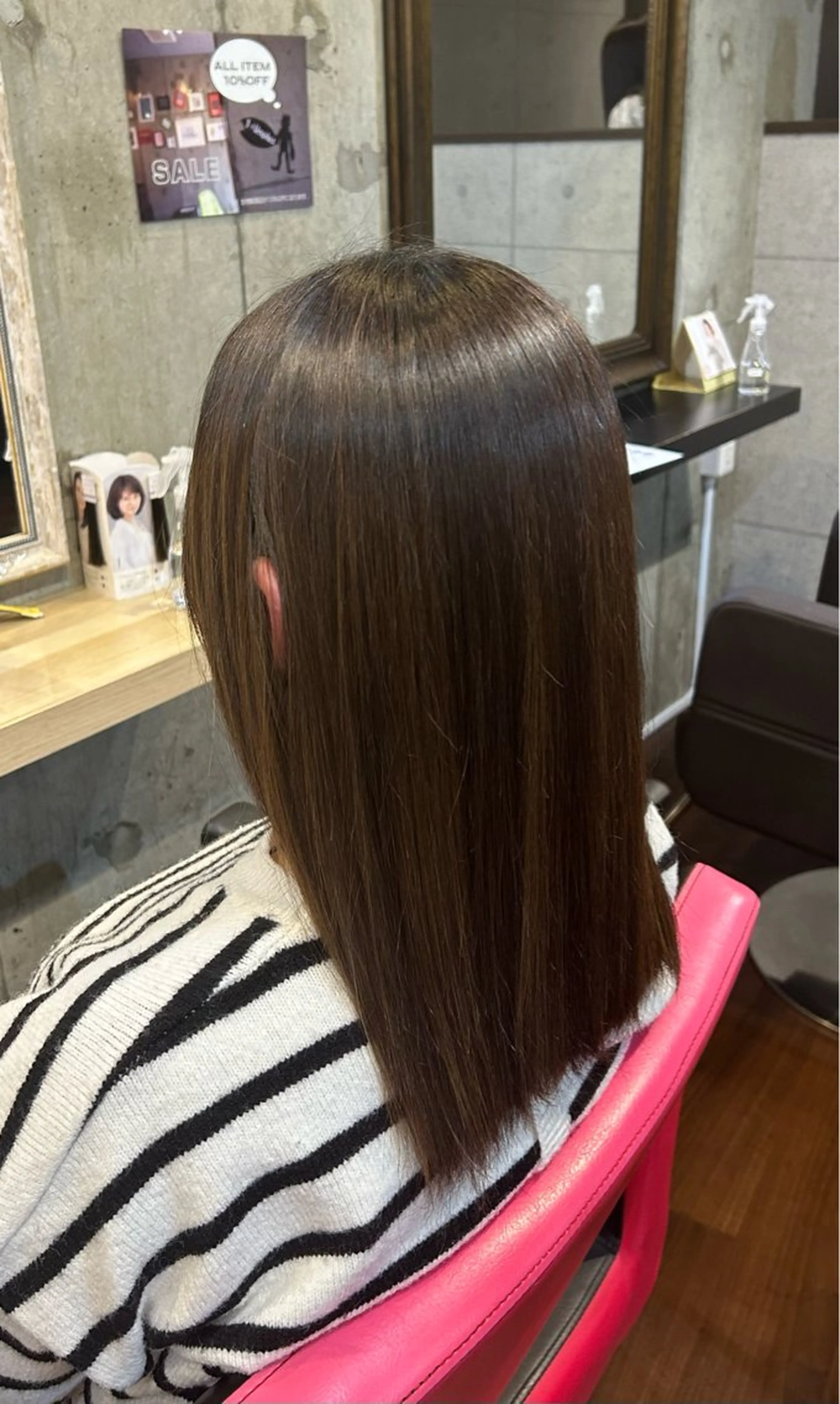 セミロング カラー 小波津 笑花のヘアスタイル