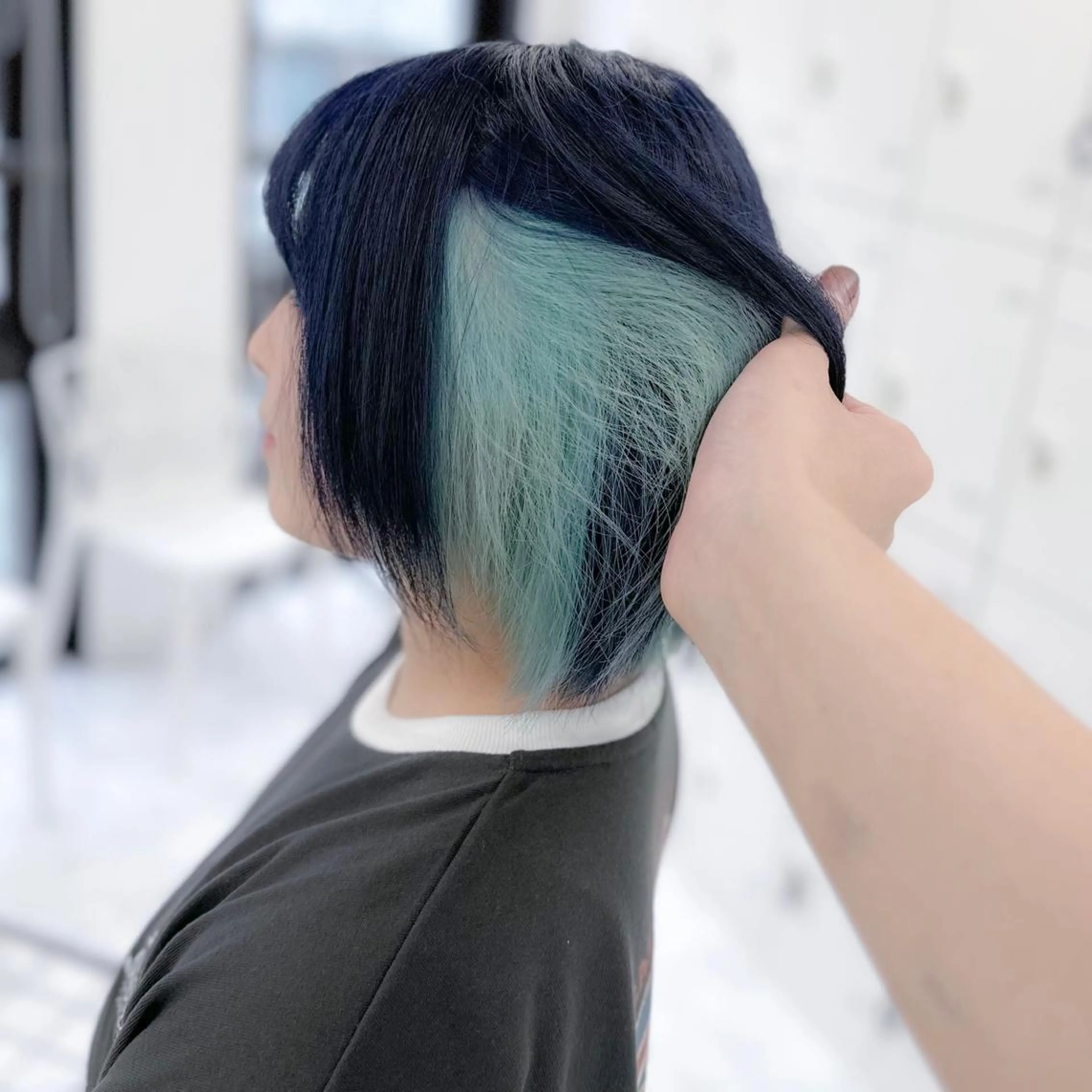 ショート カラー ウルフ&レイヤー特化 まとまる美髪矯正のヘアスタイル
