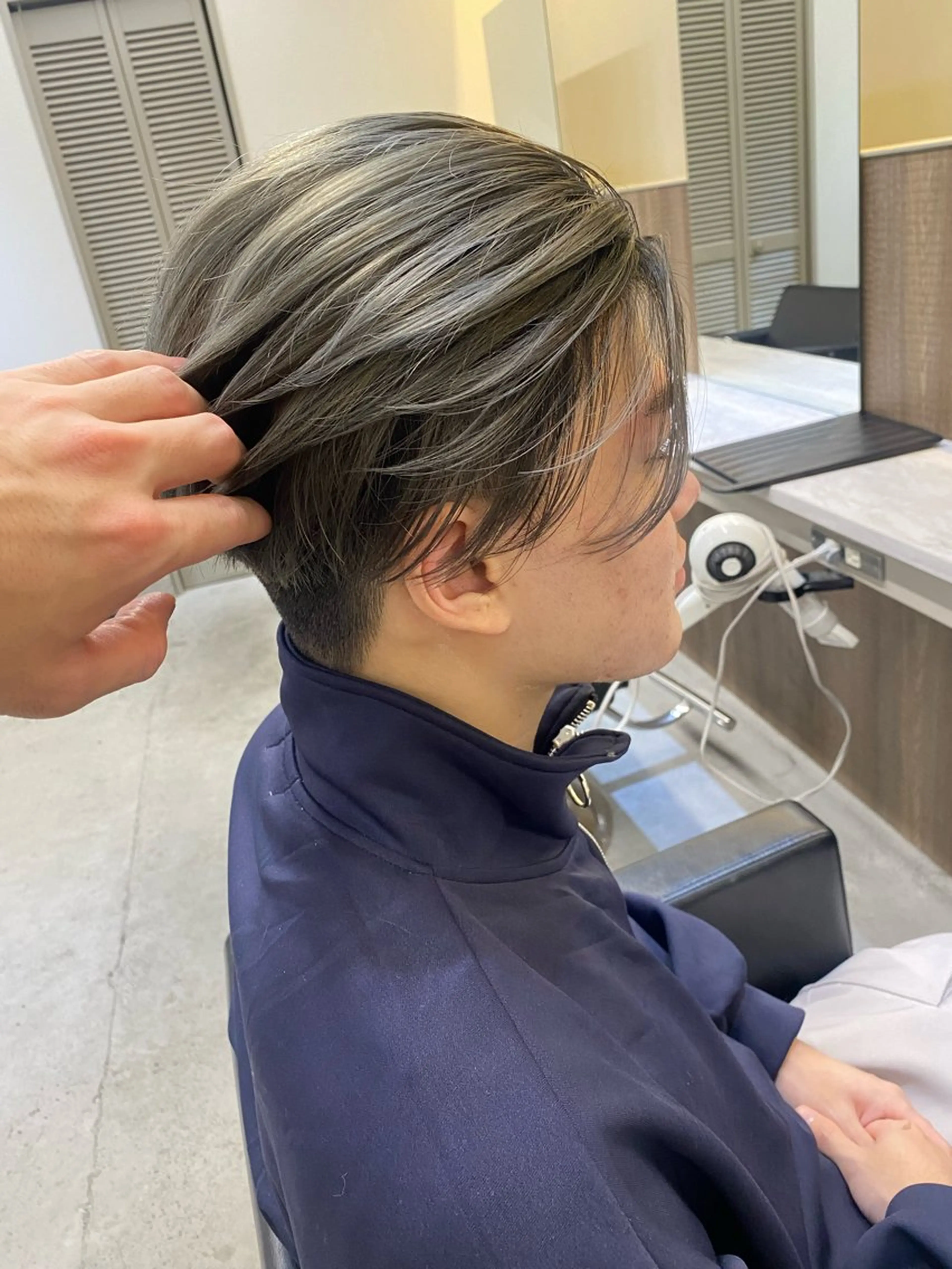 メンズ限定🔥　【ケアブリーチ使用】カット＋ハイライトカラーの写真