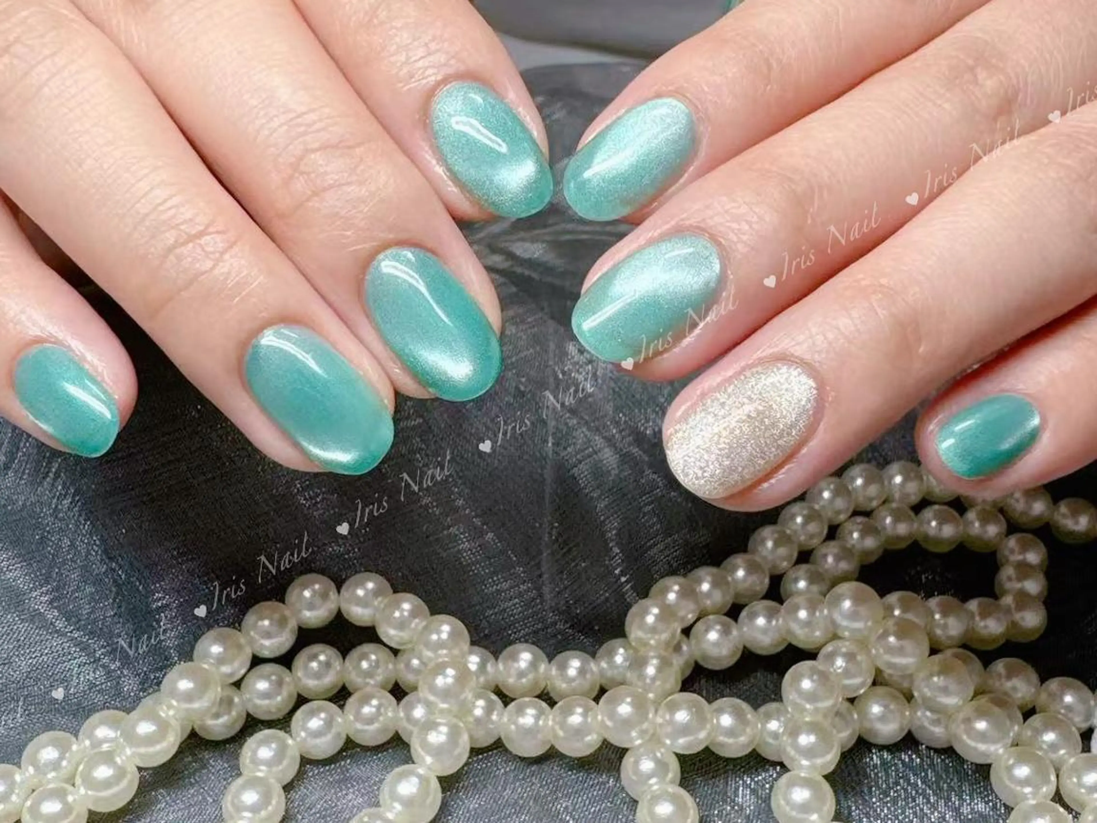 ネイル グリーン マグネットネイル マグネットワンカラー ワンカラーネイル ハンドネイル ハンドケア 🍒IRIS Nail🌸のネイルデザイン