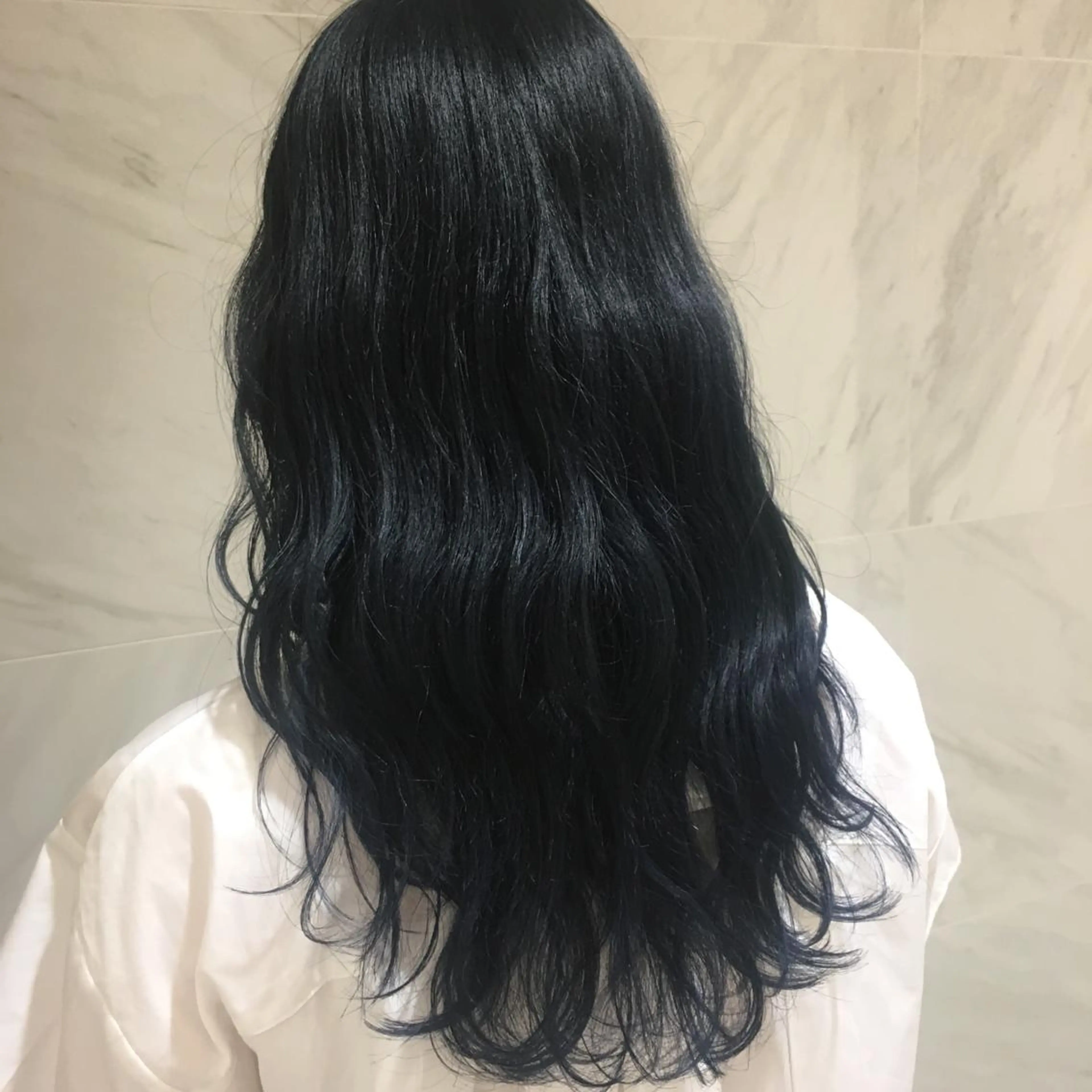 ロング カラー ヘアカラー トリートメント 荒木 依莉亜のヘアスタイル