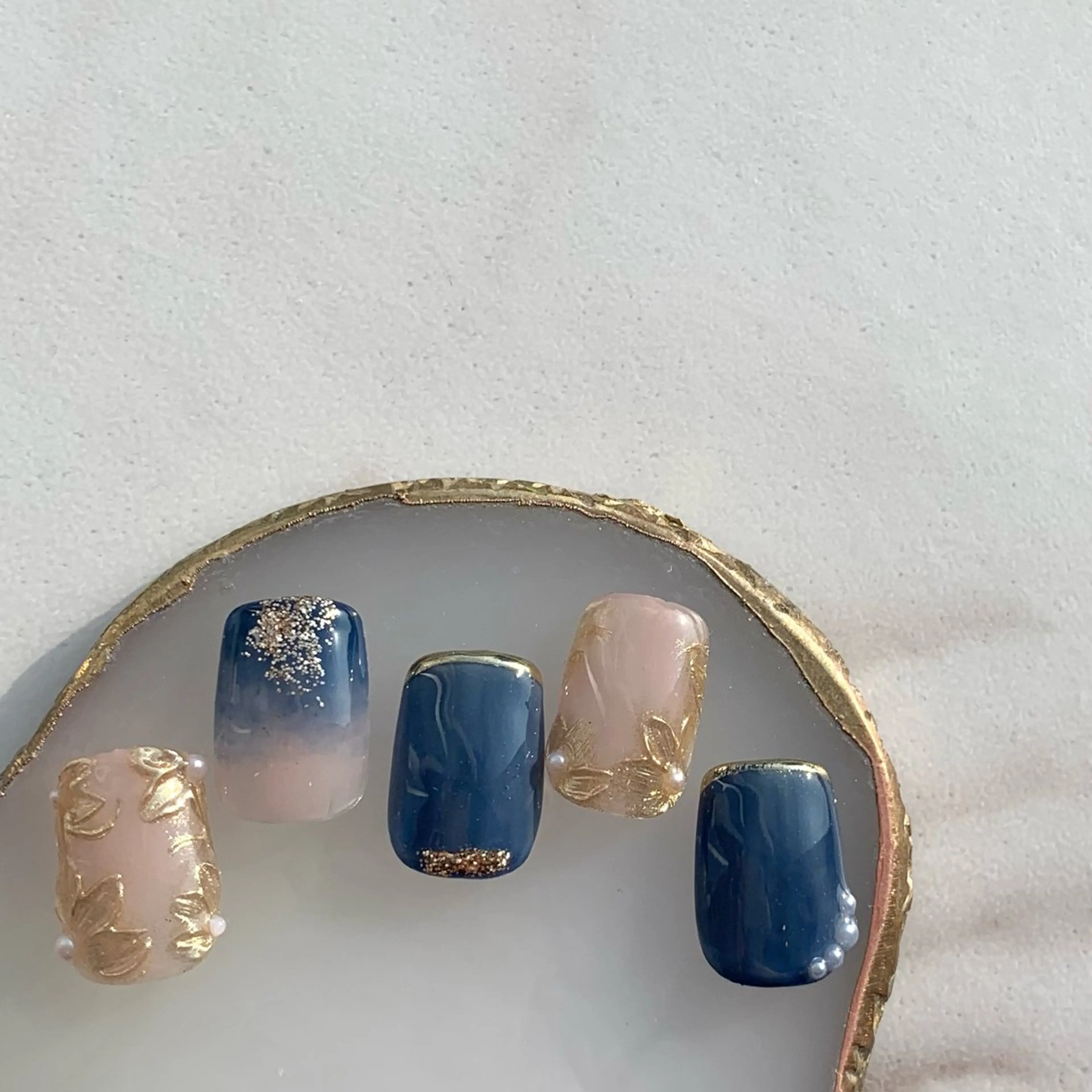 ネイル 成人式 ミラーネイル ネイビー 【ANEMONA】 NIHOのマツエク・マツパデザイン