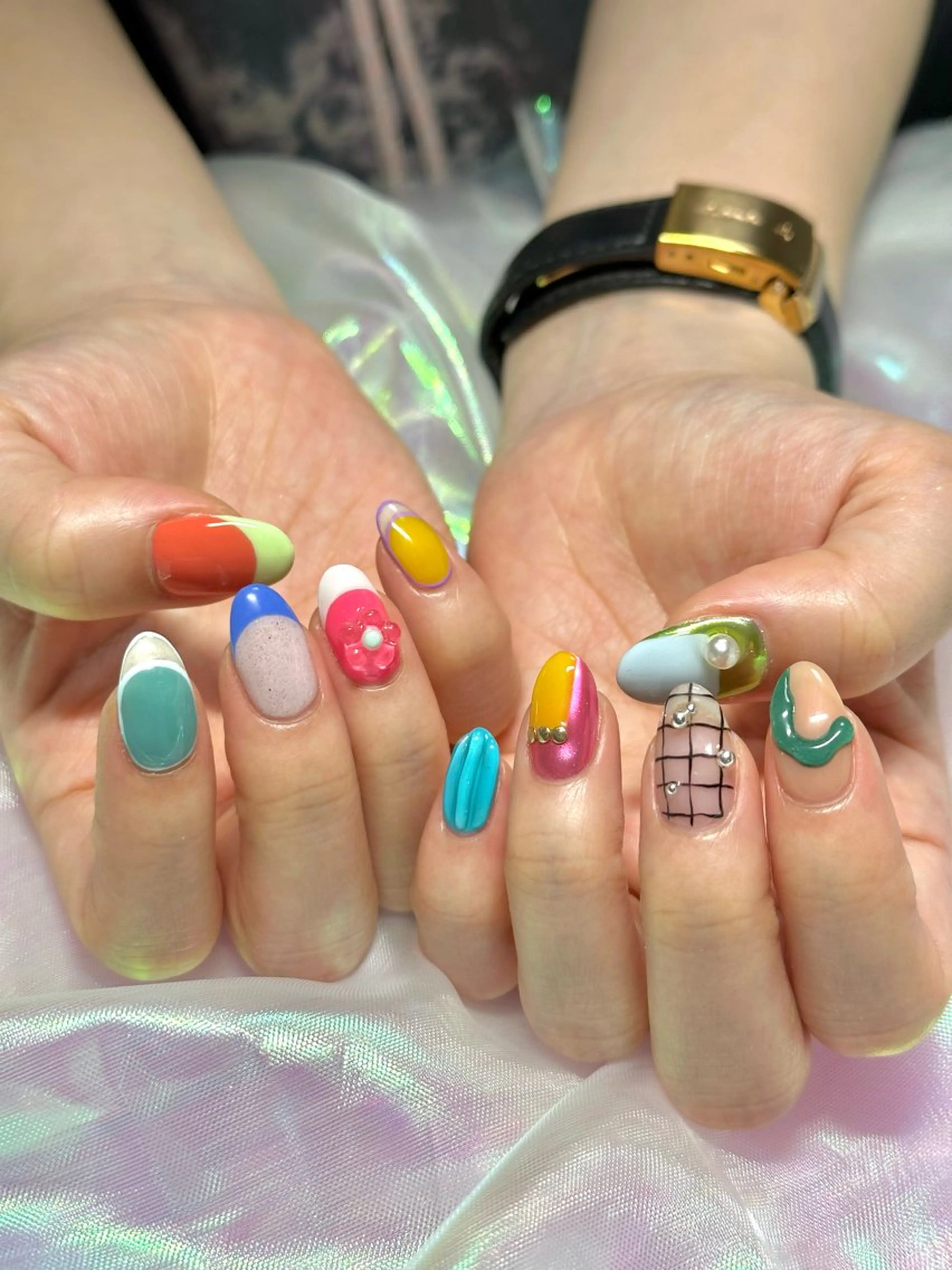 ネイル ハンドネイル 【OKIKA】 らん🦖🌈🧡のマツエク・マツパデザイン