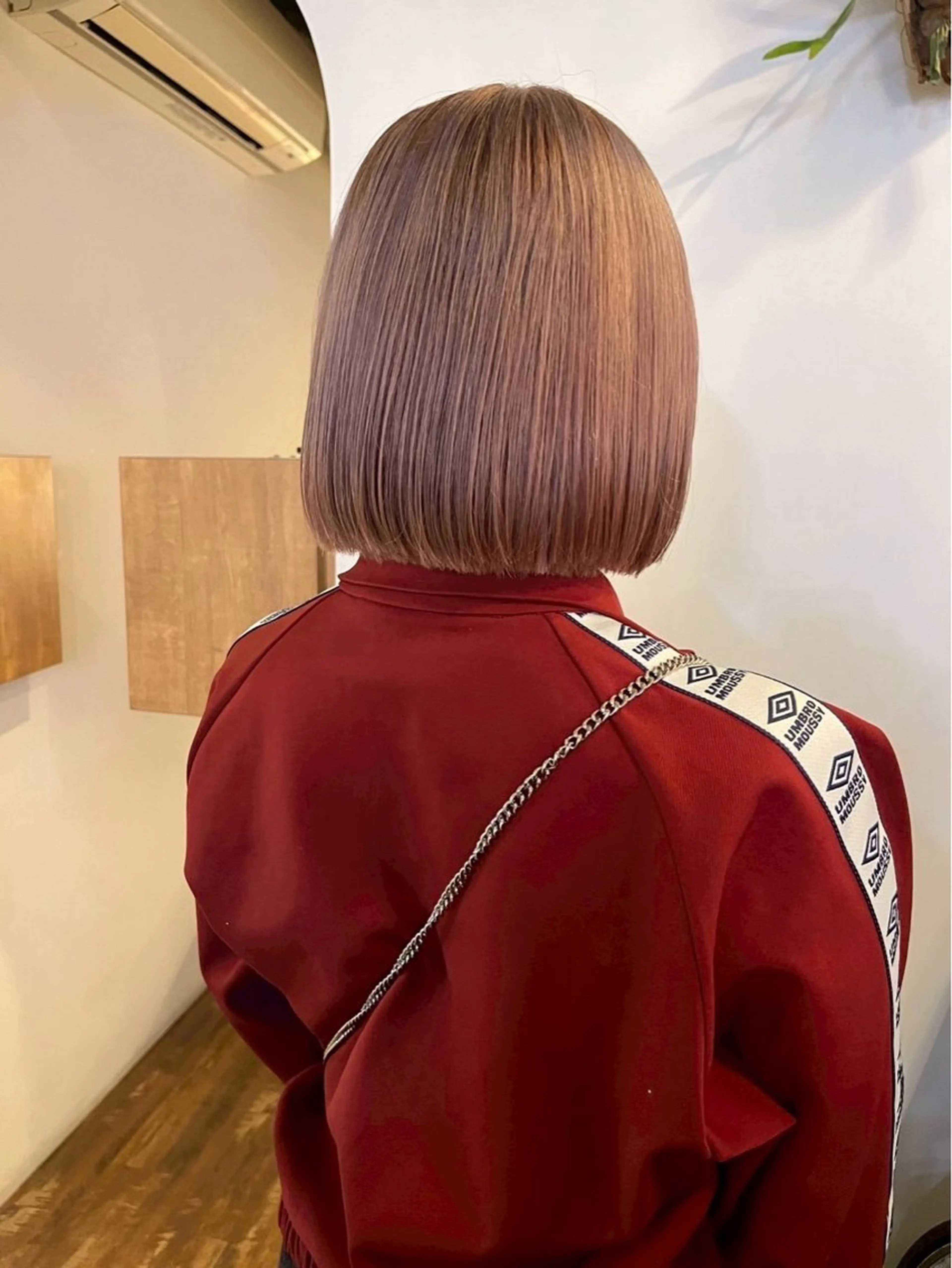 ショート カラー ブリーチ ヘアカラー あかね 髪質改善ストレートのヘアスタイル