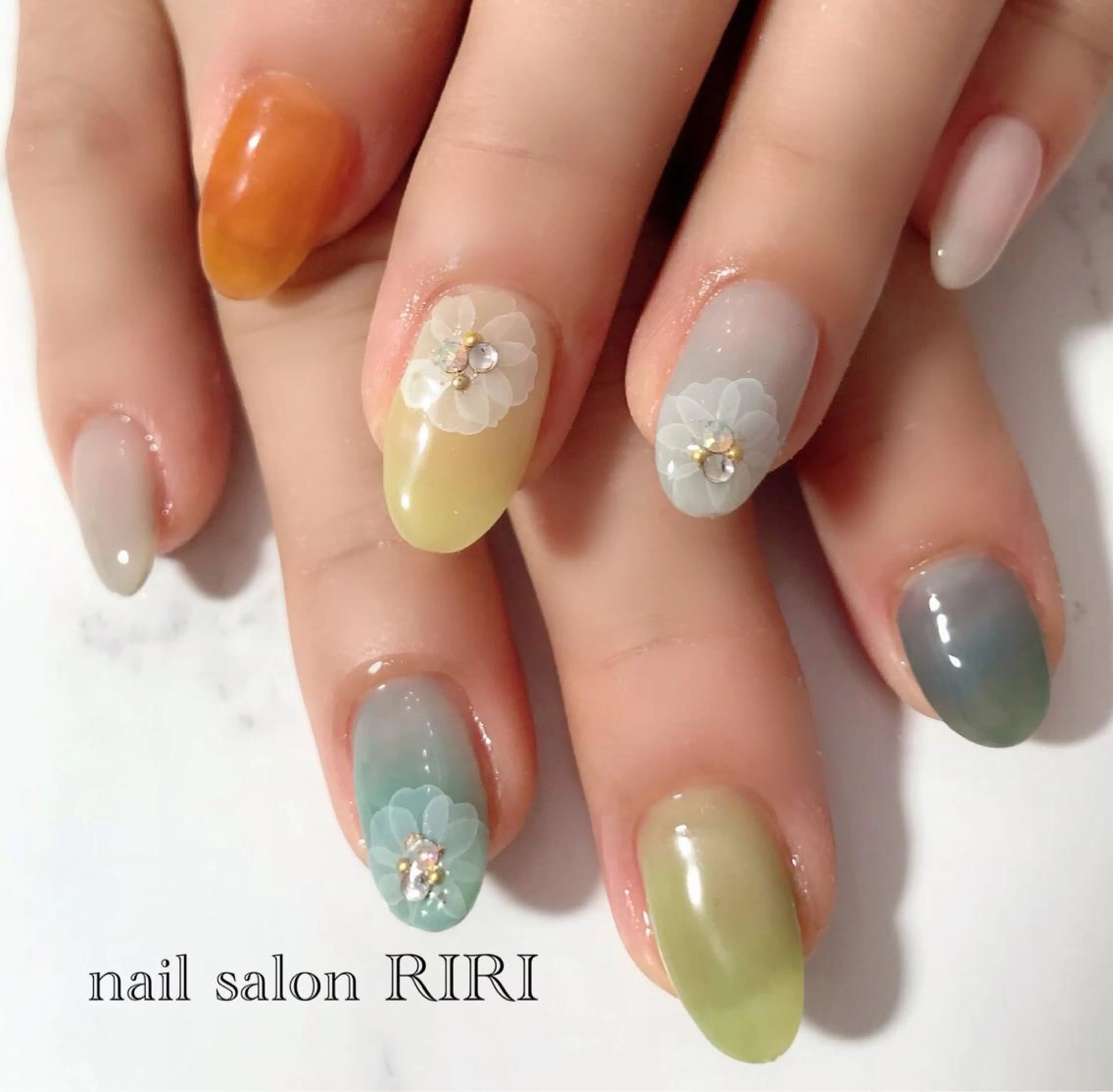 ネイル フラワーネイル RIRI リリのネイルデザイン