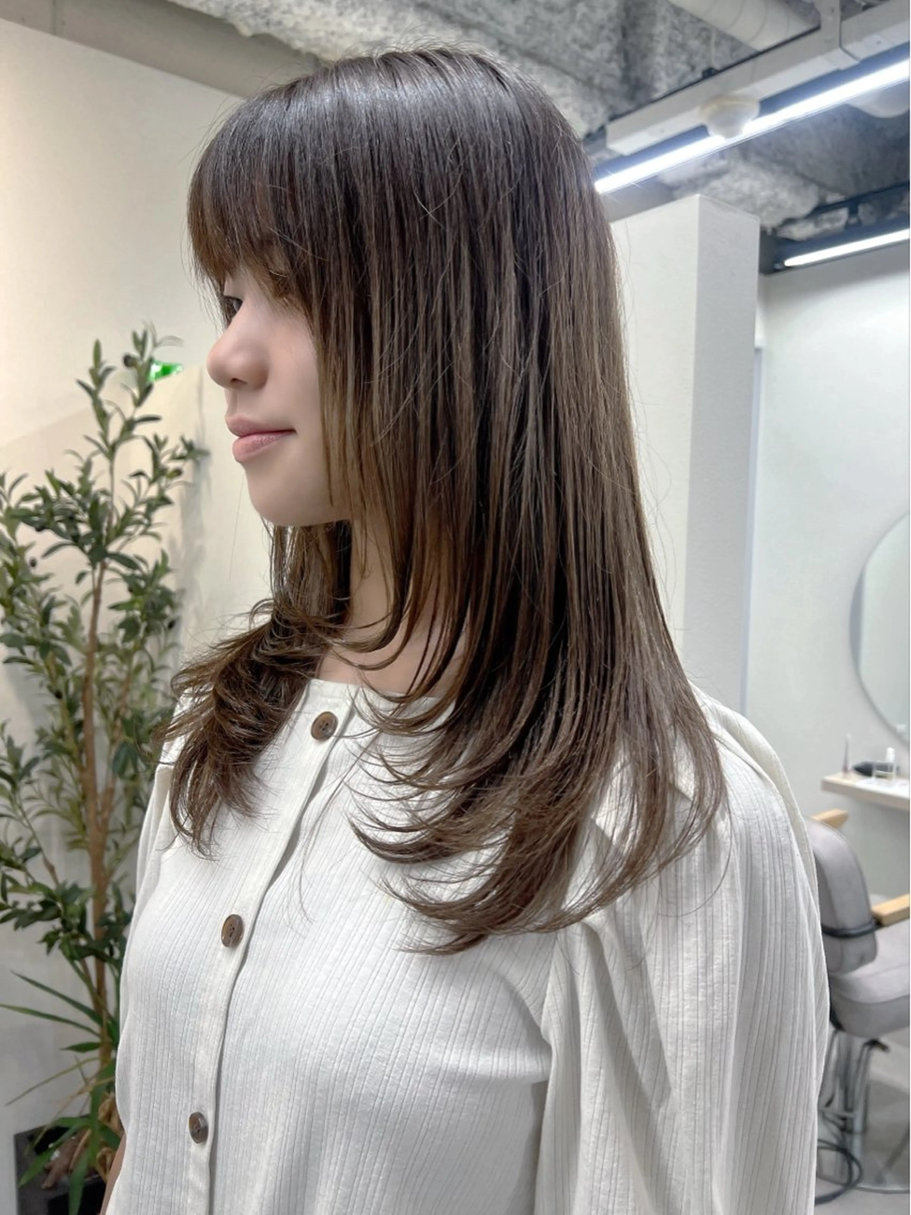 セミロング カラー ベージュカラー オリーブベージュ レイヤーカット メンズ レイヤー ウルフ 弓木啓輔のヘアスタイル