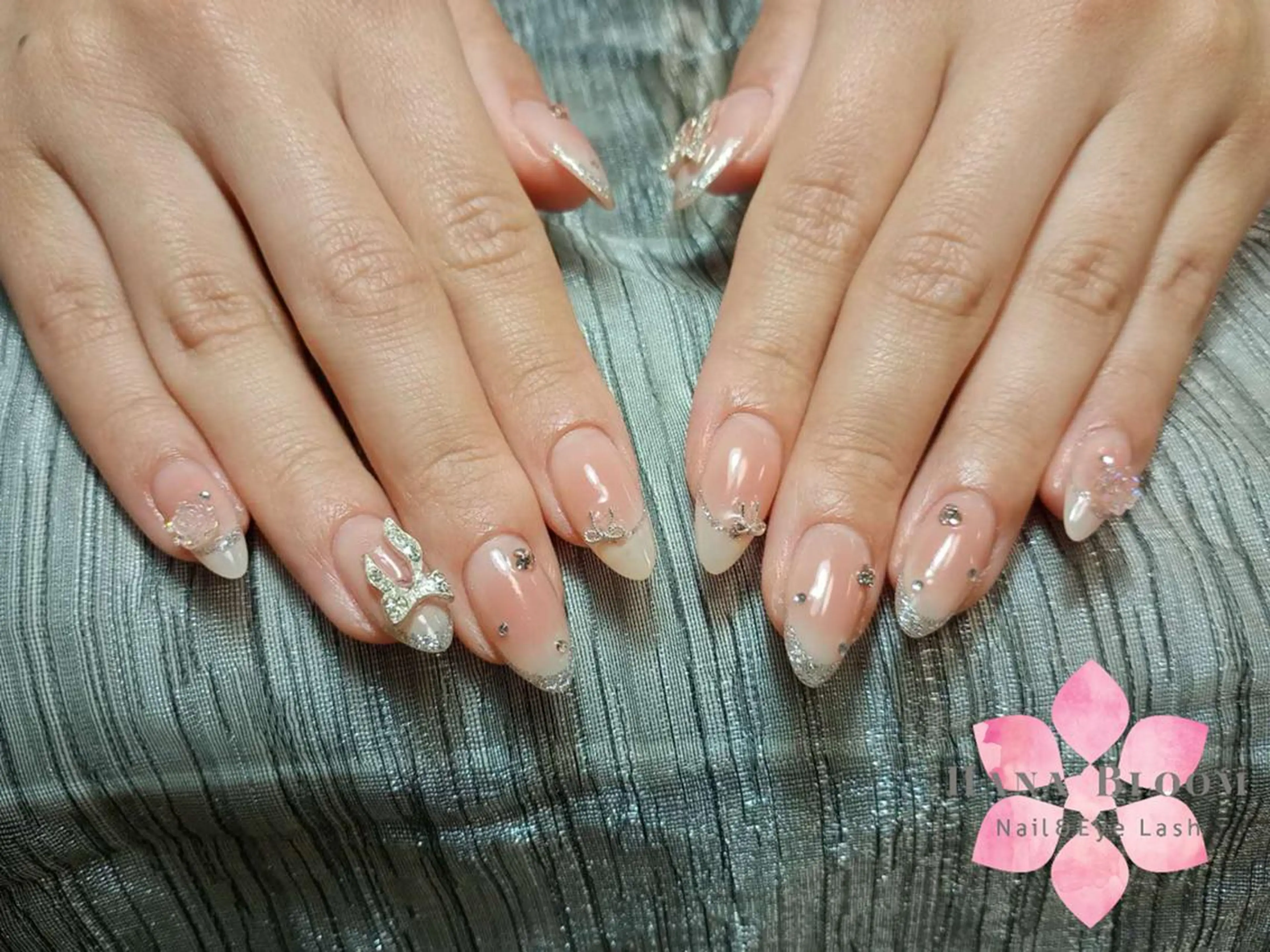 ネイル ガーリー 韓国ネイル ロングネイル 持ち込み リボン ハンドネイル ハンドケア Hana Bloom Nail💛Rinaのネイルデザイン