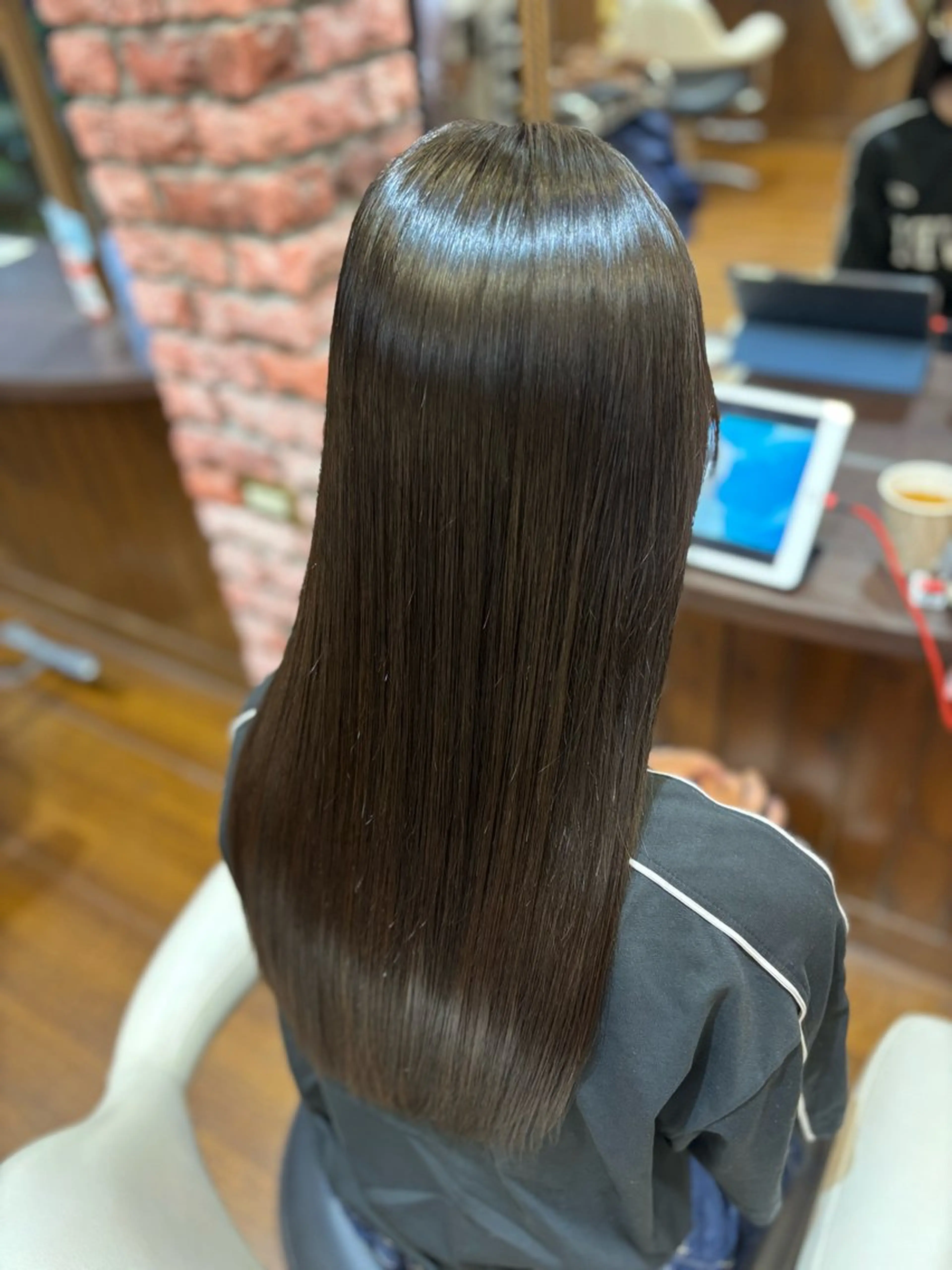 ロング カット 縮毛矯正 片桐 巧貴のヘアスタイル