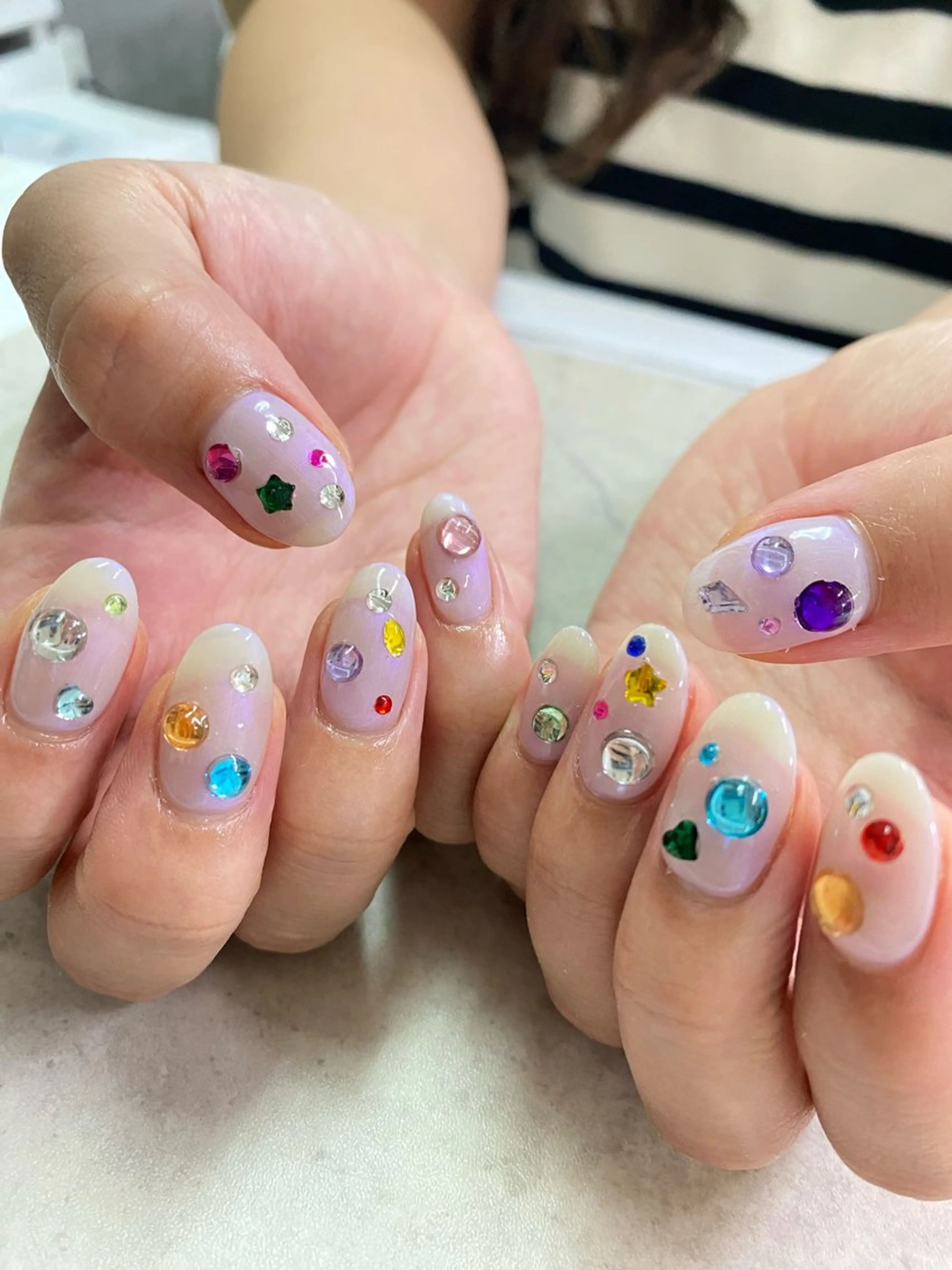 ネイル ハンドネイル ハンドケア 🫧RaLa ⭐︎AYAKA🫧のネイルデザイン