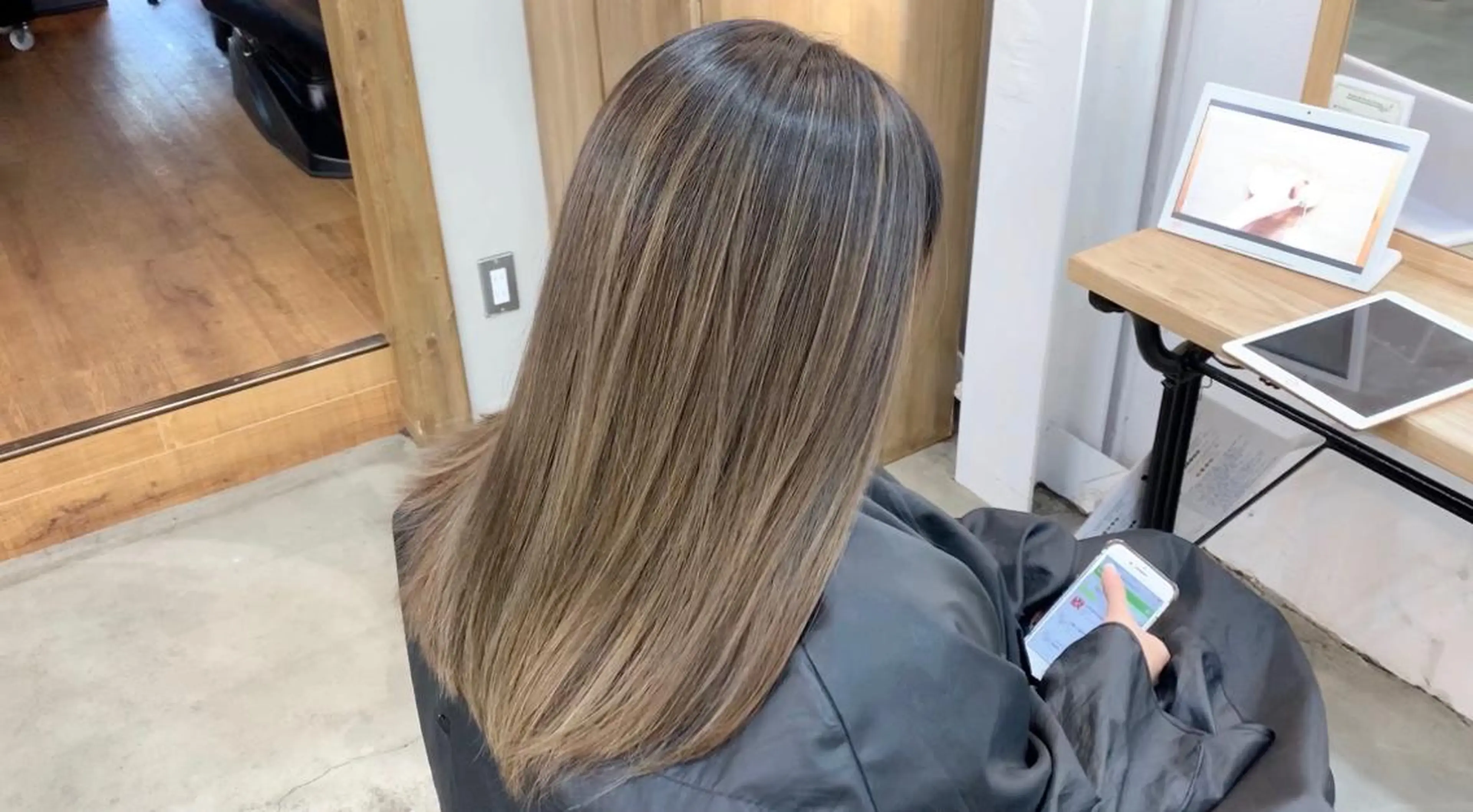 ロング カラー ネイル マツエク・マツパ ブリーチ特化 / share 元太のヘアスタイル